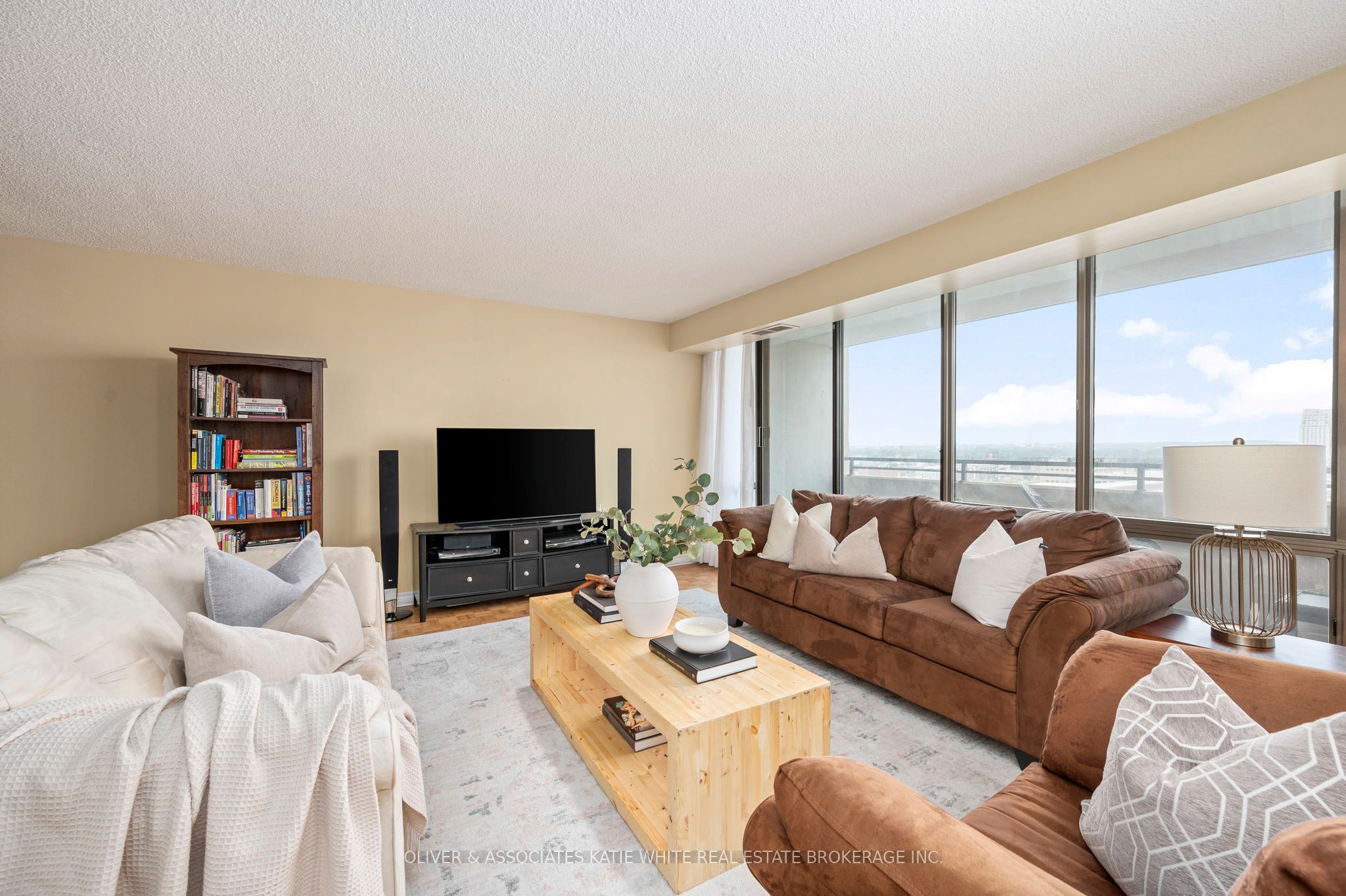 380 King Street 1507
