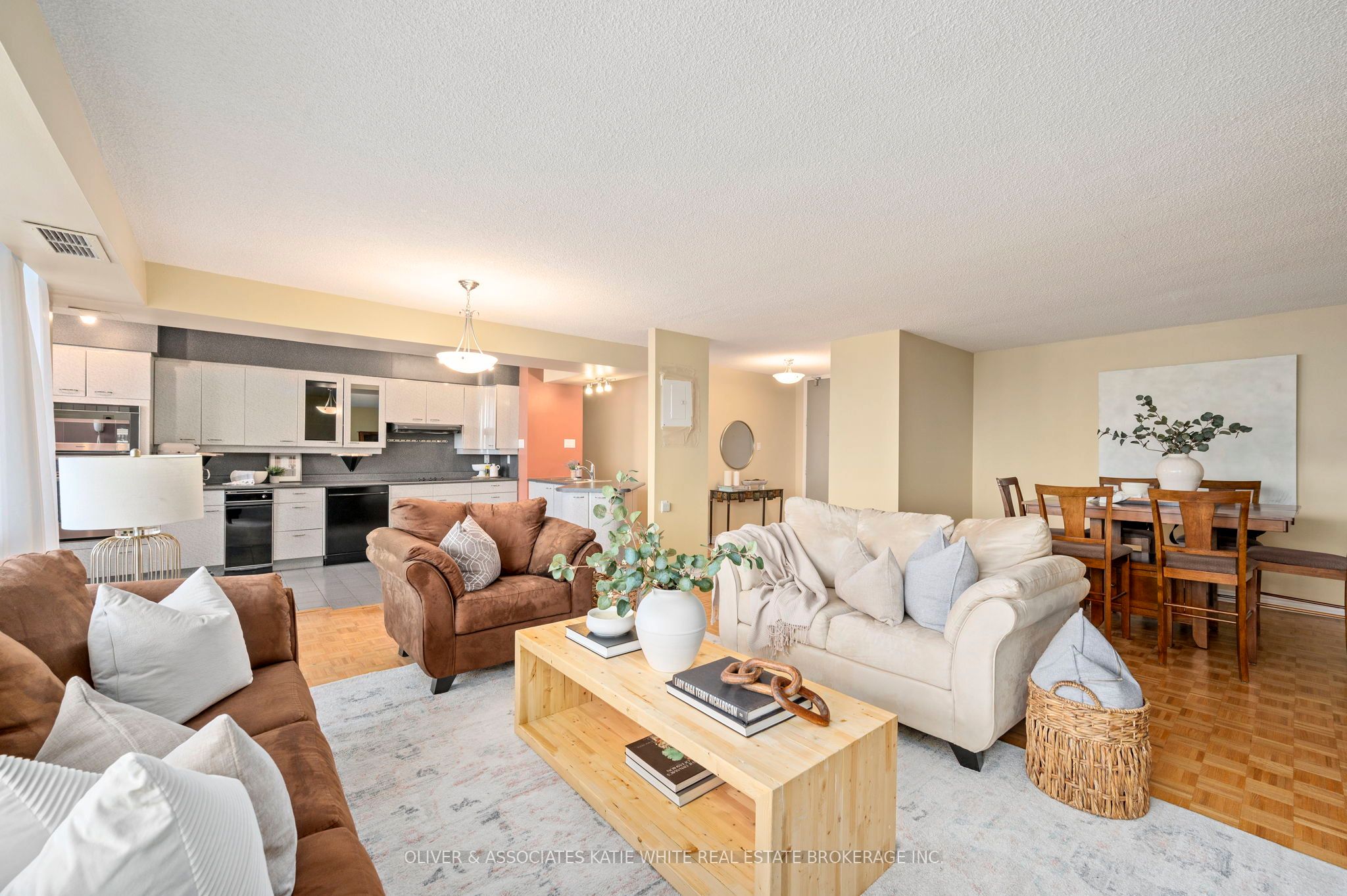 380 King Street 1507