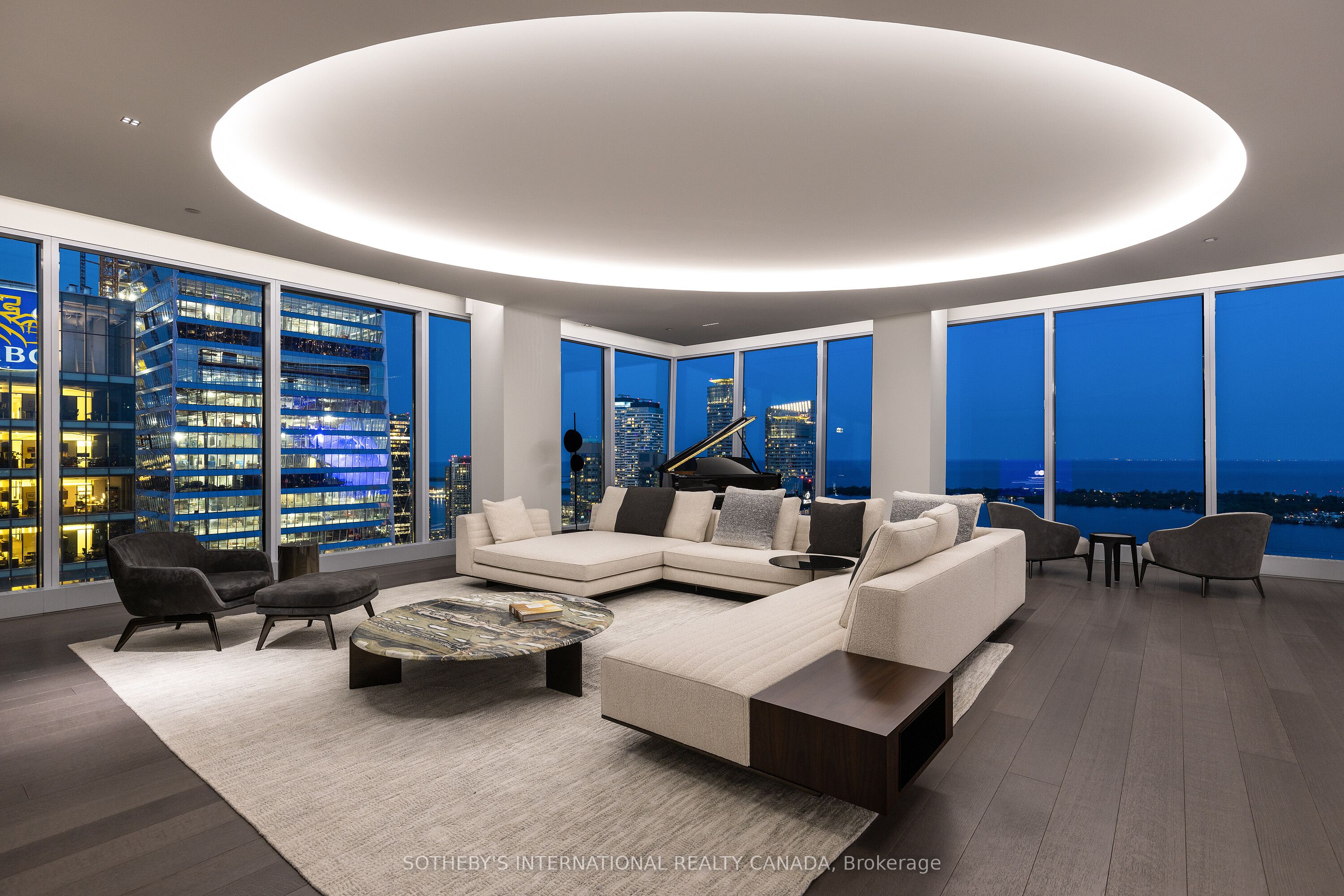 183 Wellington Street W 4602/03