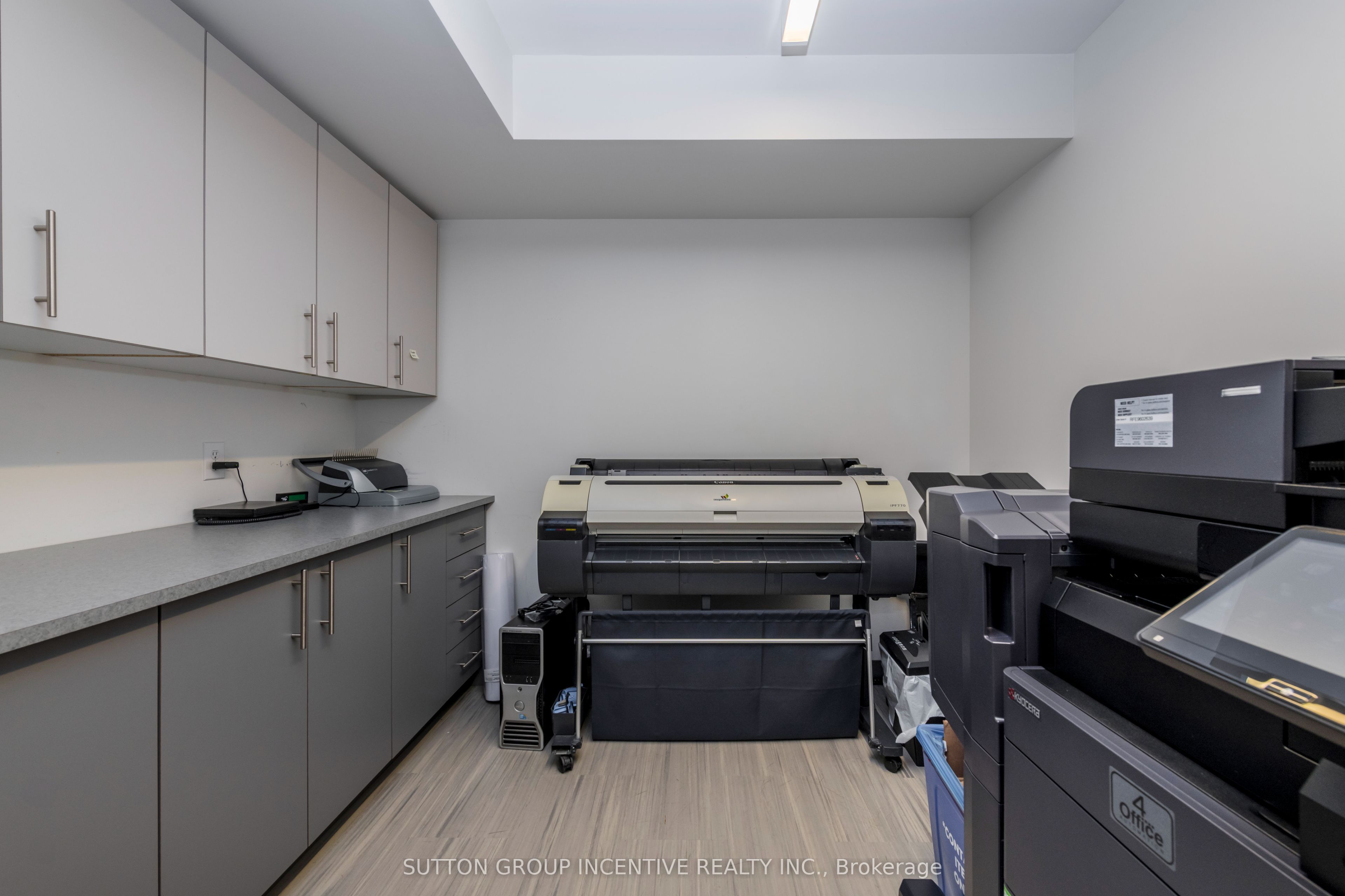 647 Welham Road 9