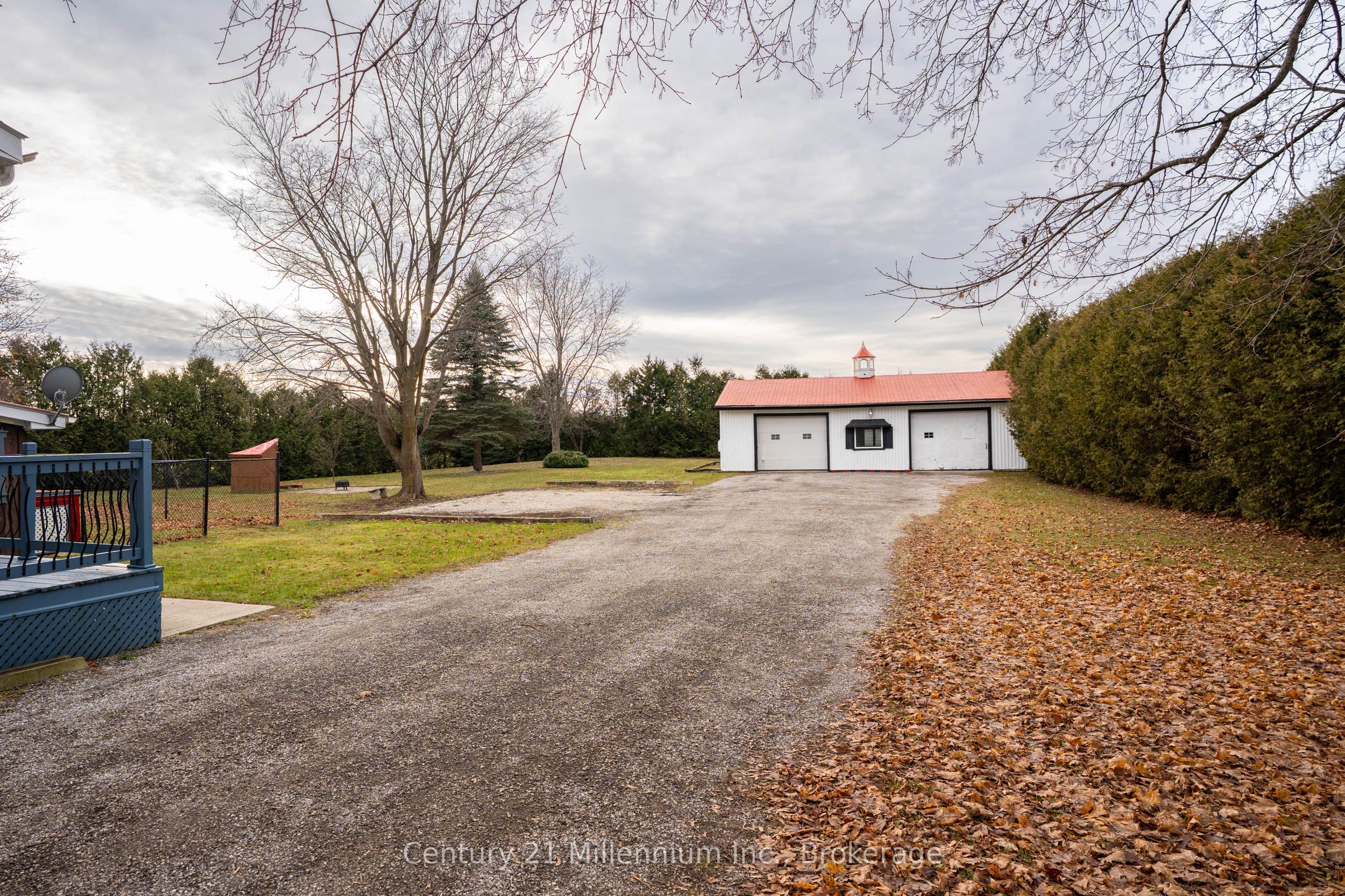 457898 Grey Road 11 Road