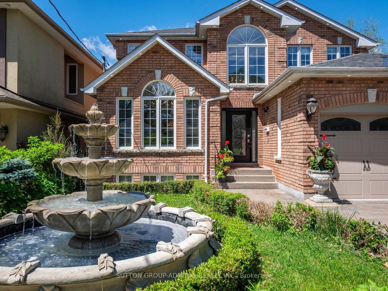 18 Thatcher Avenue