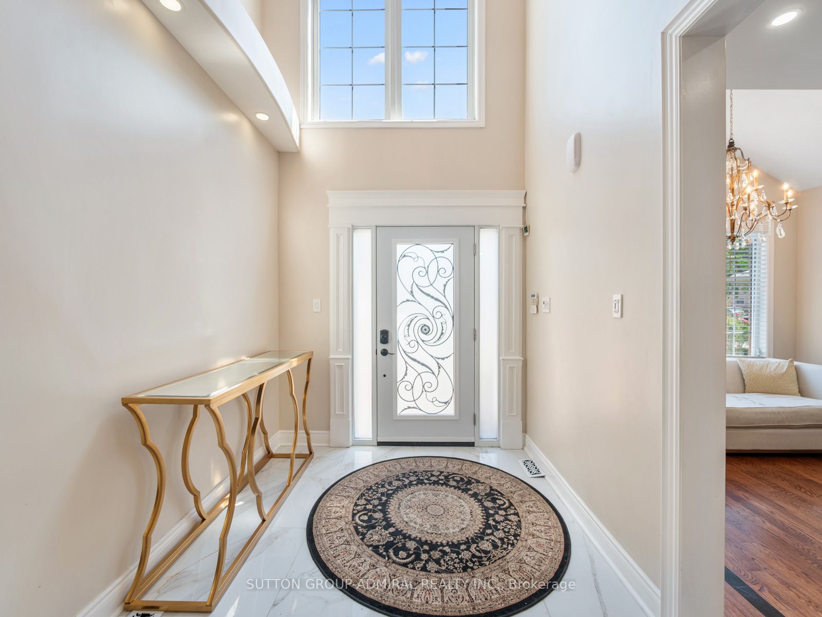 18 Thatcher Avenue
