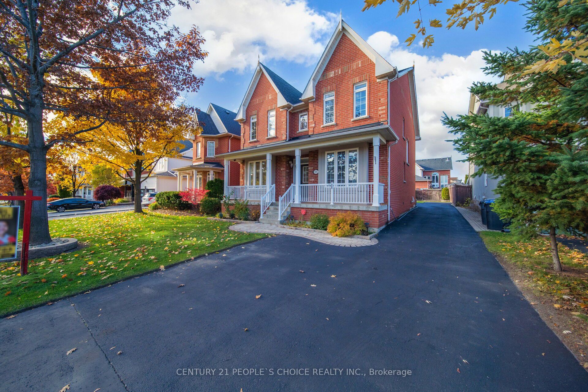 915 Gaslight Way