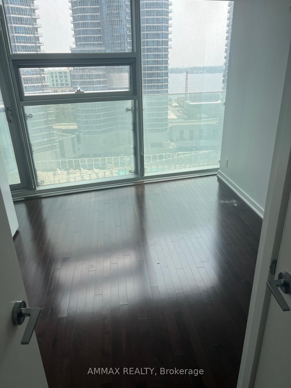 12 York Street 1203