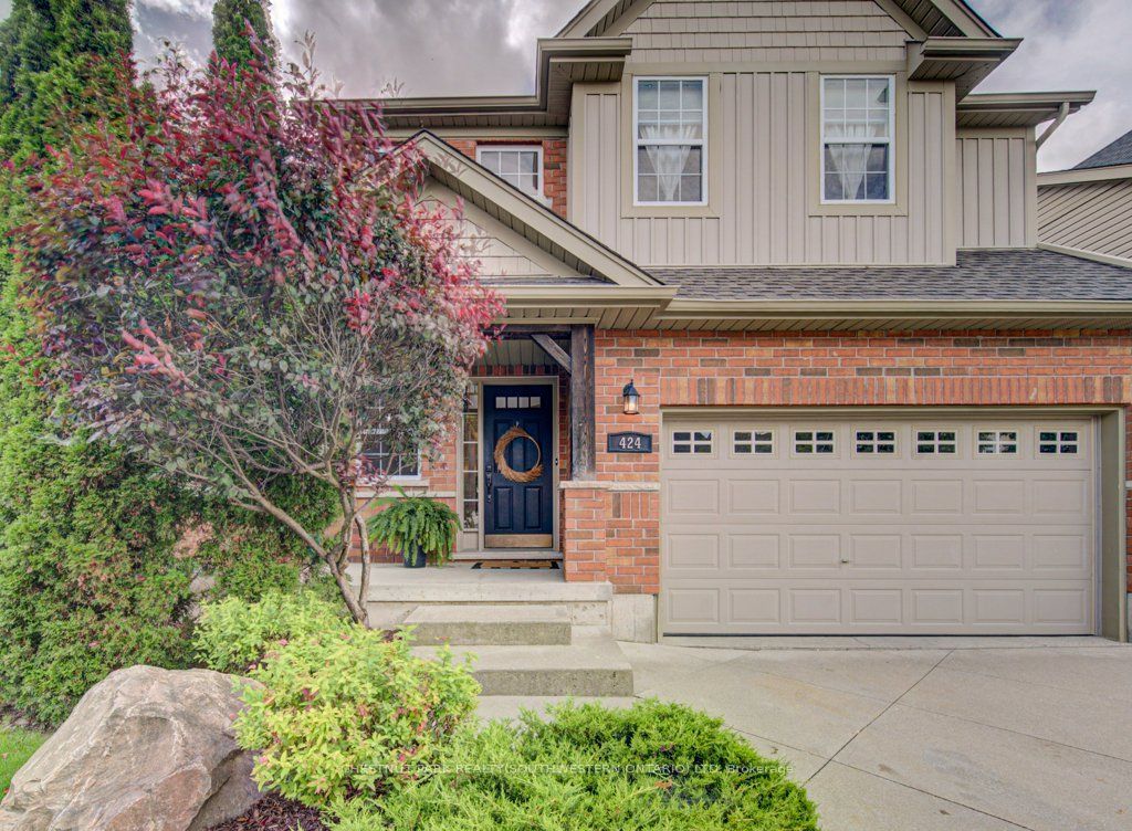 424 Sauve Crescent