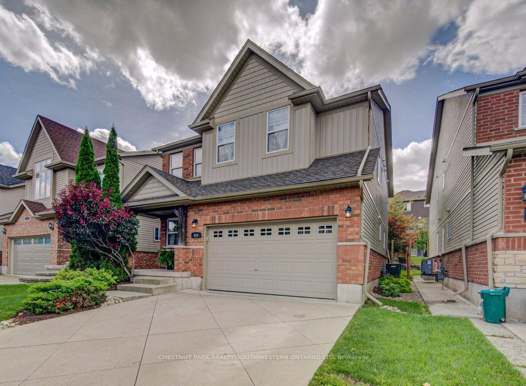 424 Sauve Crescent