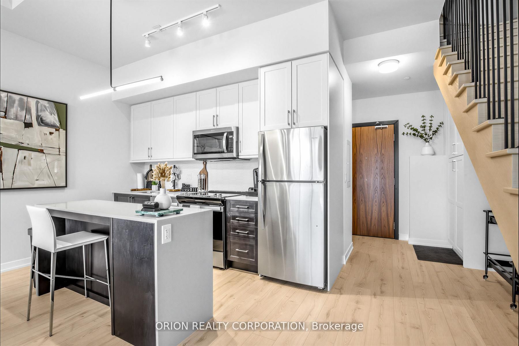 201 Brock Street S 106