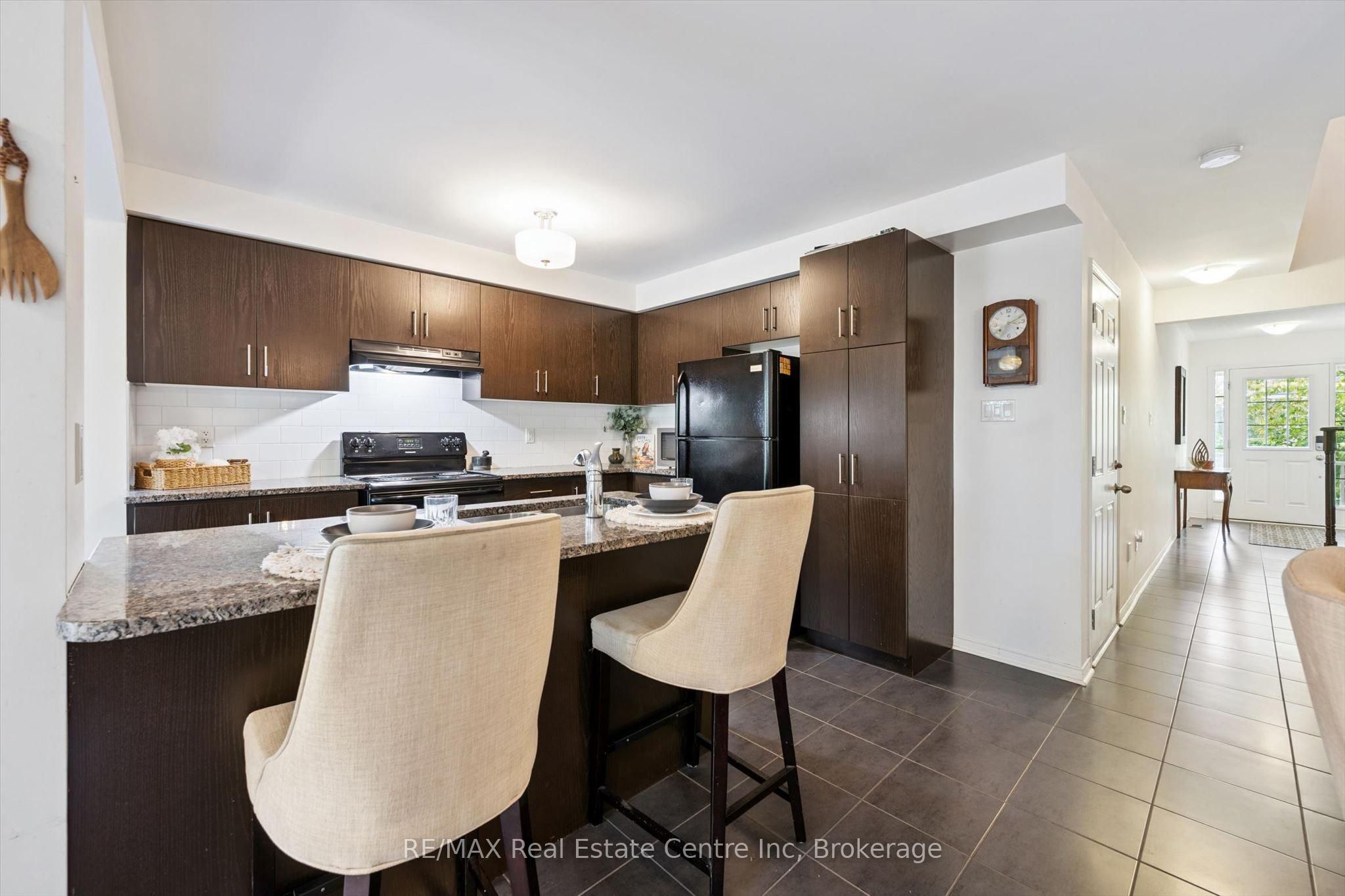 1035 Victoria Road S 95