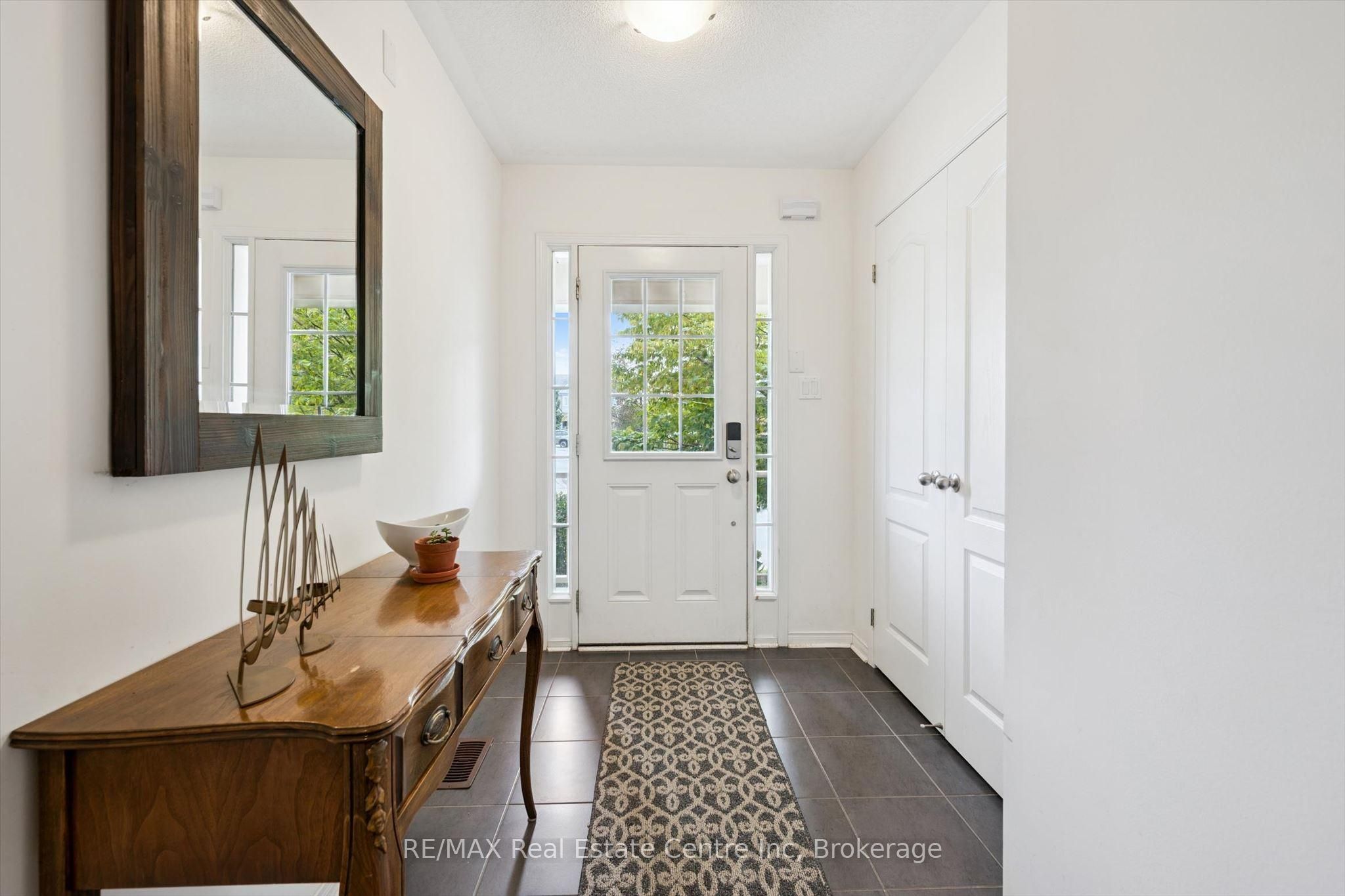 1035 Victoria Road S 95