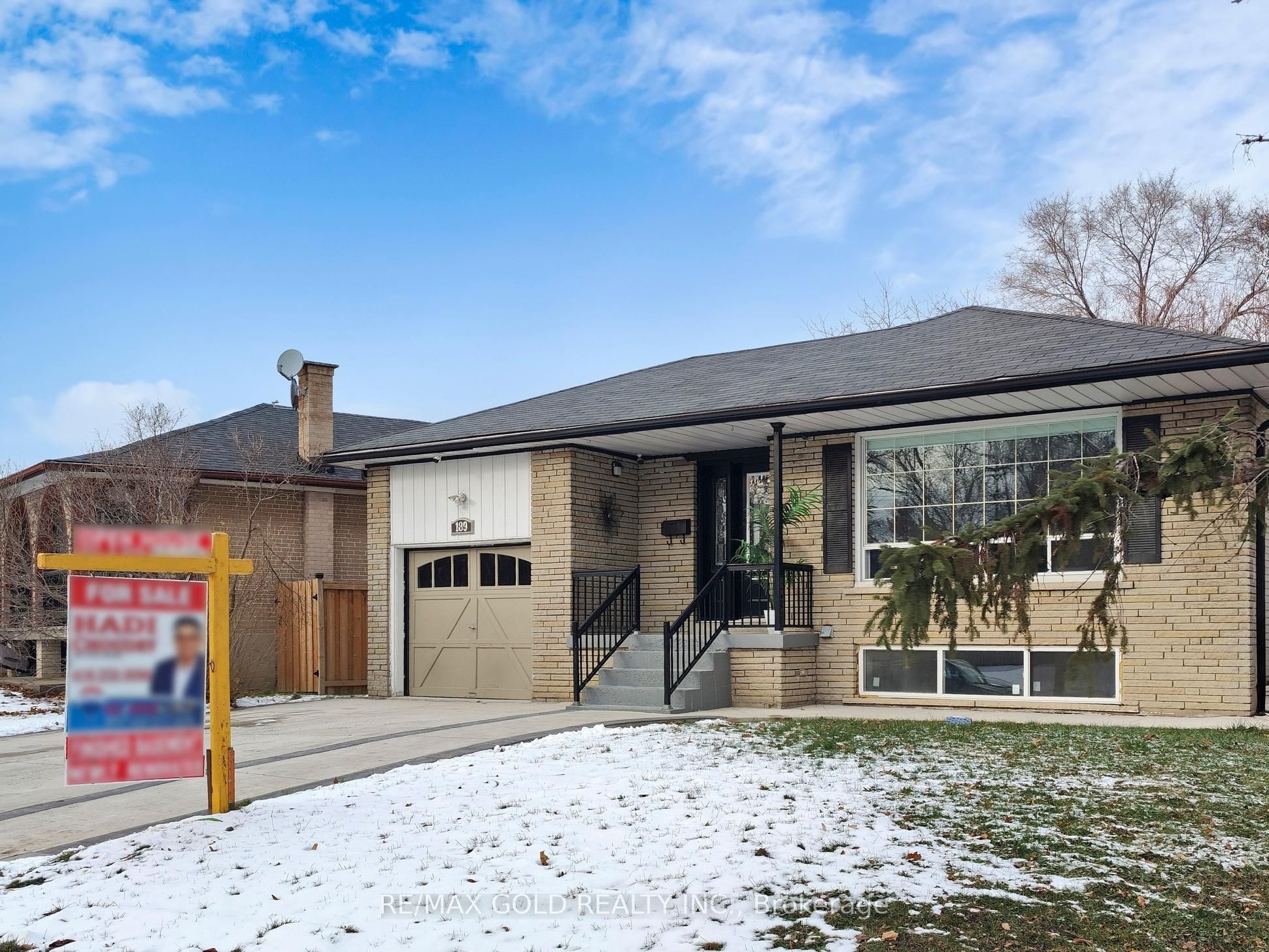 189 Kingsview Boulevard