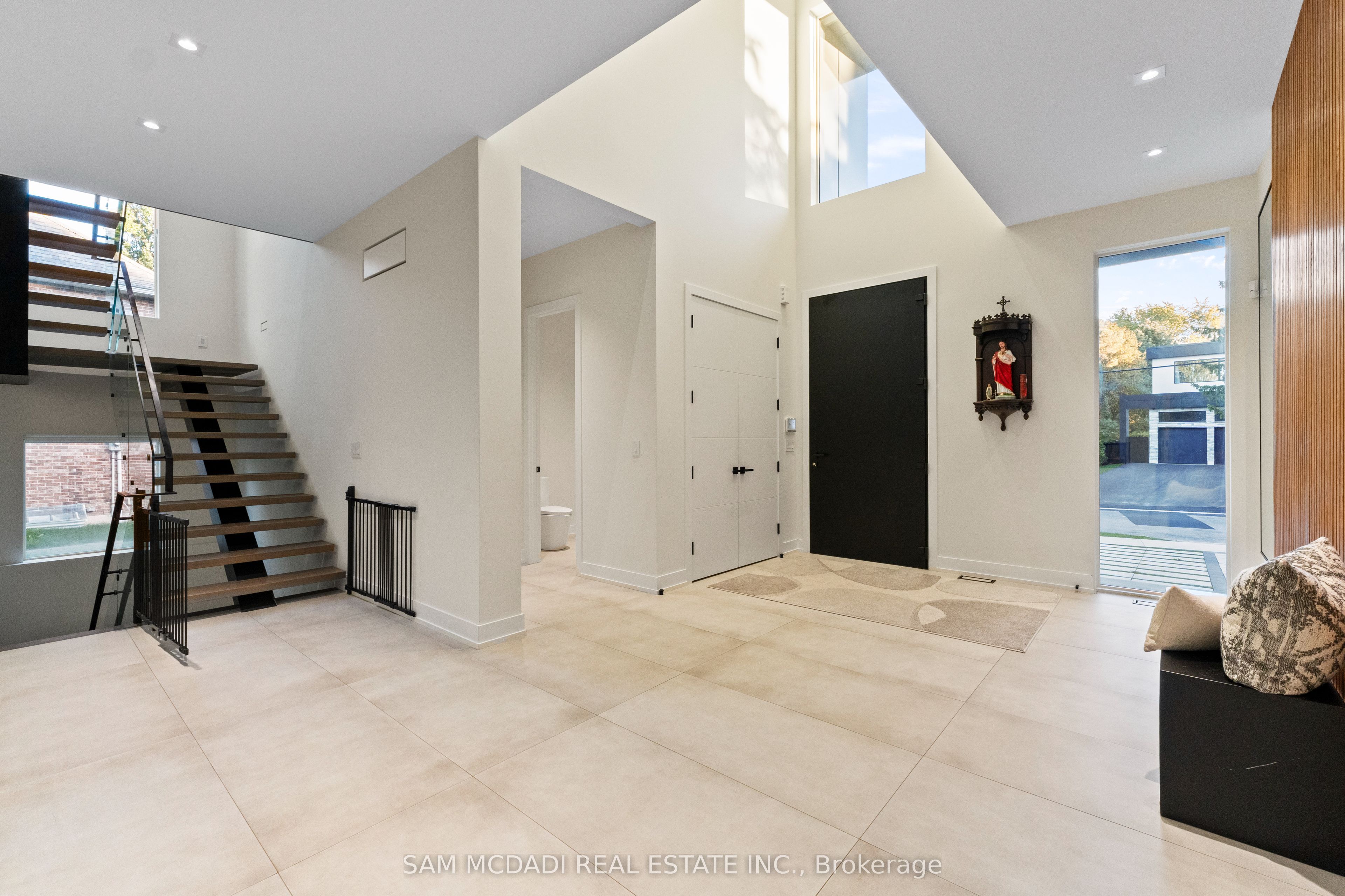 2075 Shawanaga Trail