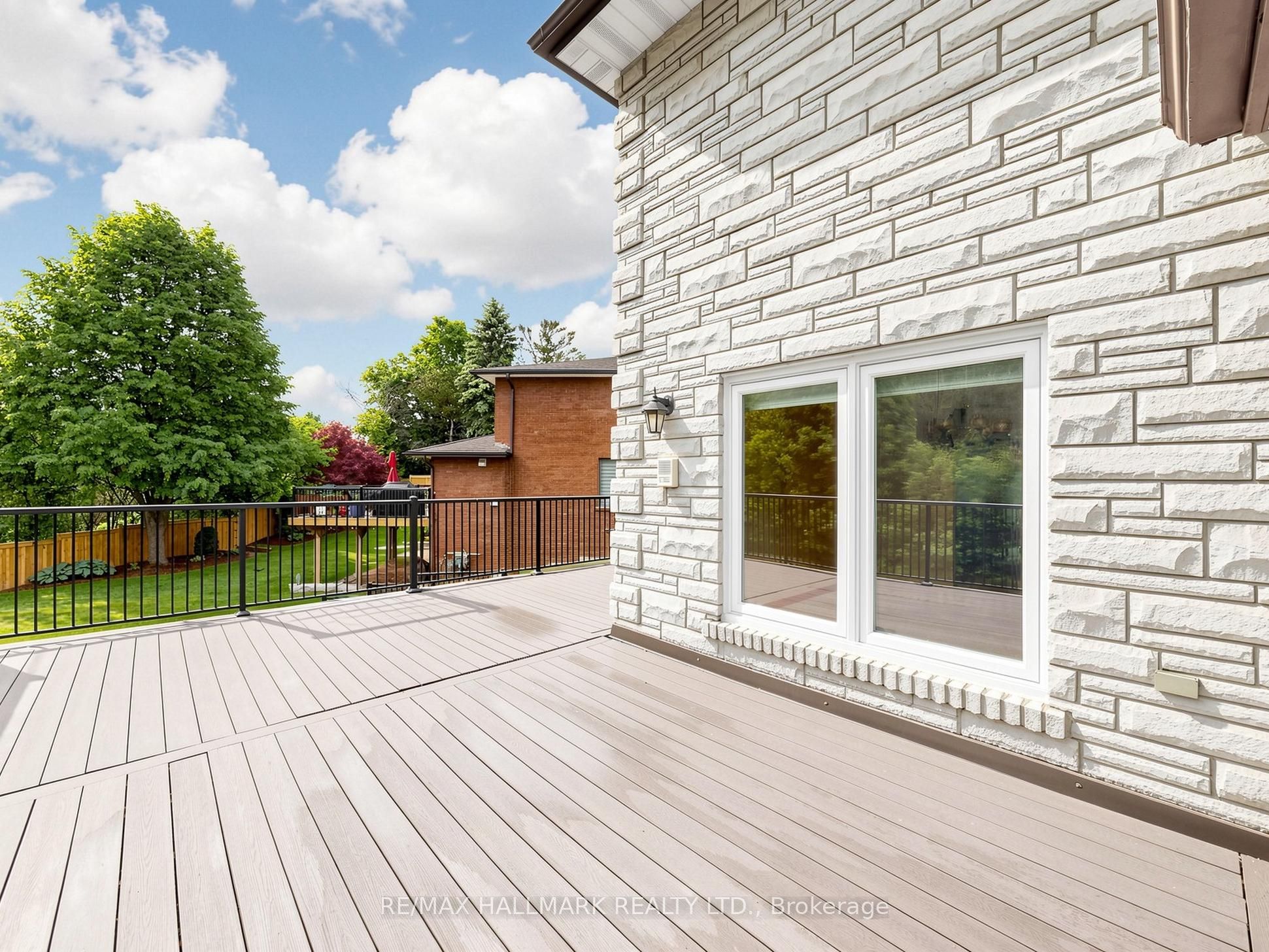 1038 Pinetree Court