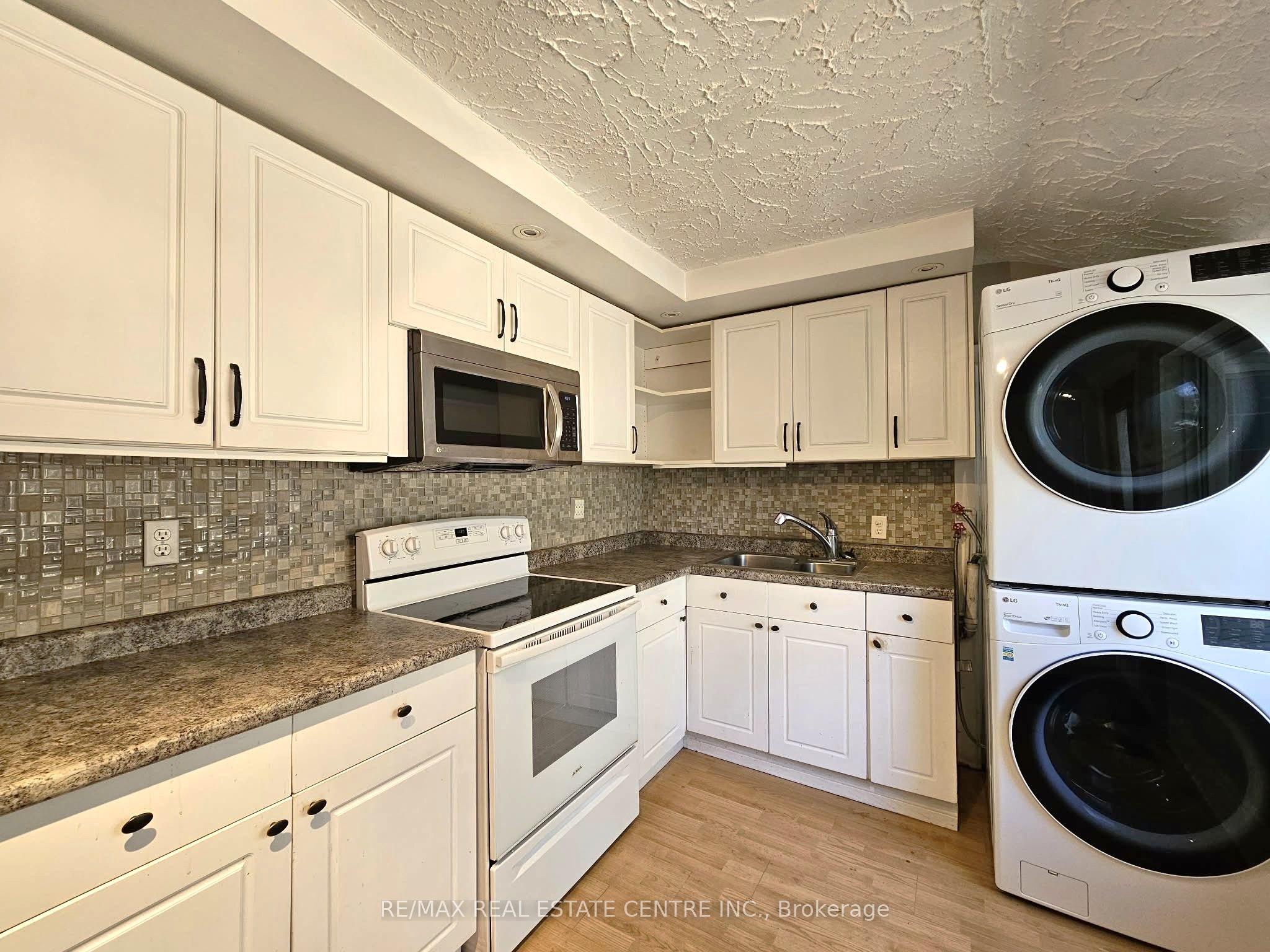 1044 Knechtel Court B