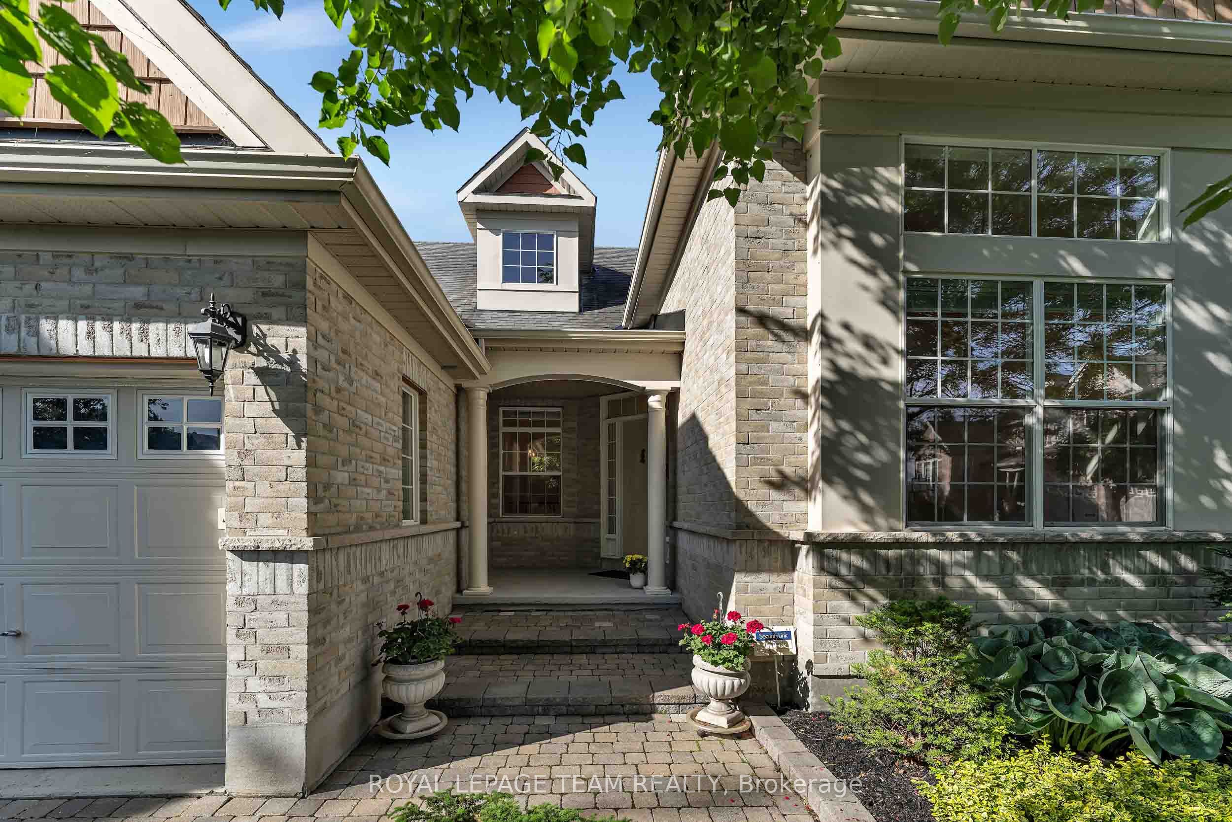 32 Silverthorn Court