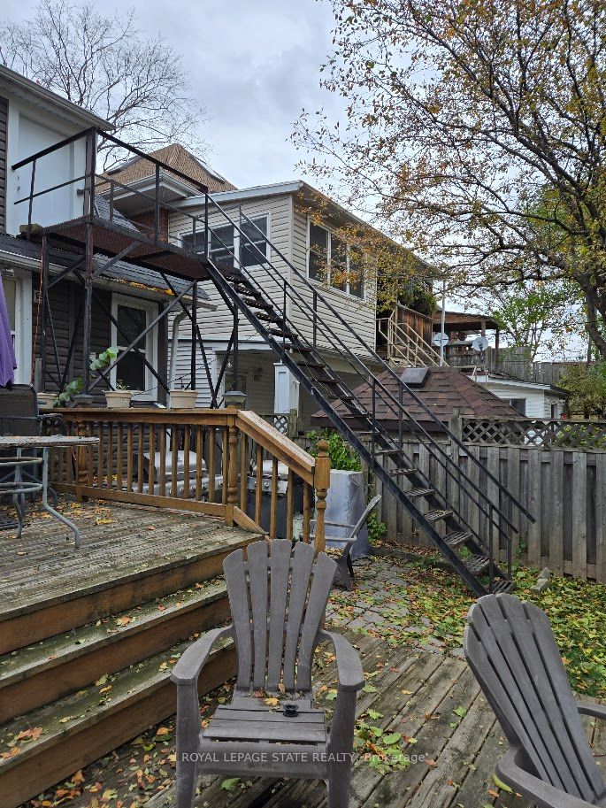 17 Fairleigh Avenue S