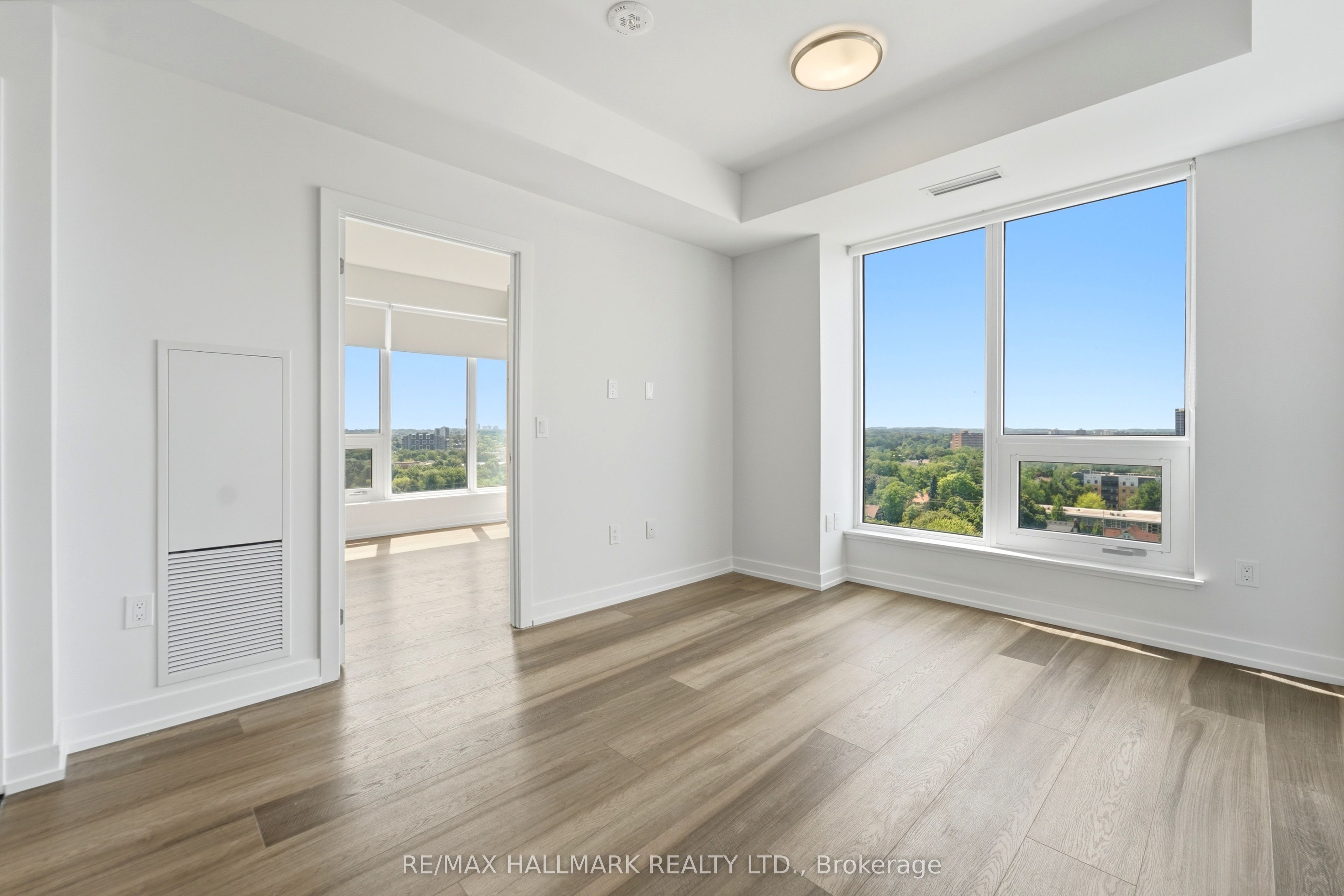 5 Wellington Street S 1406