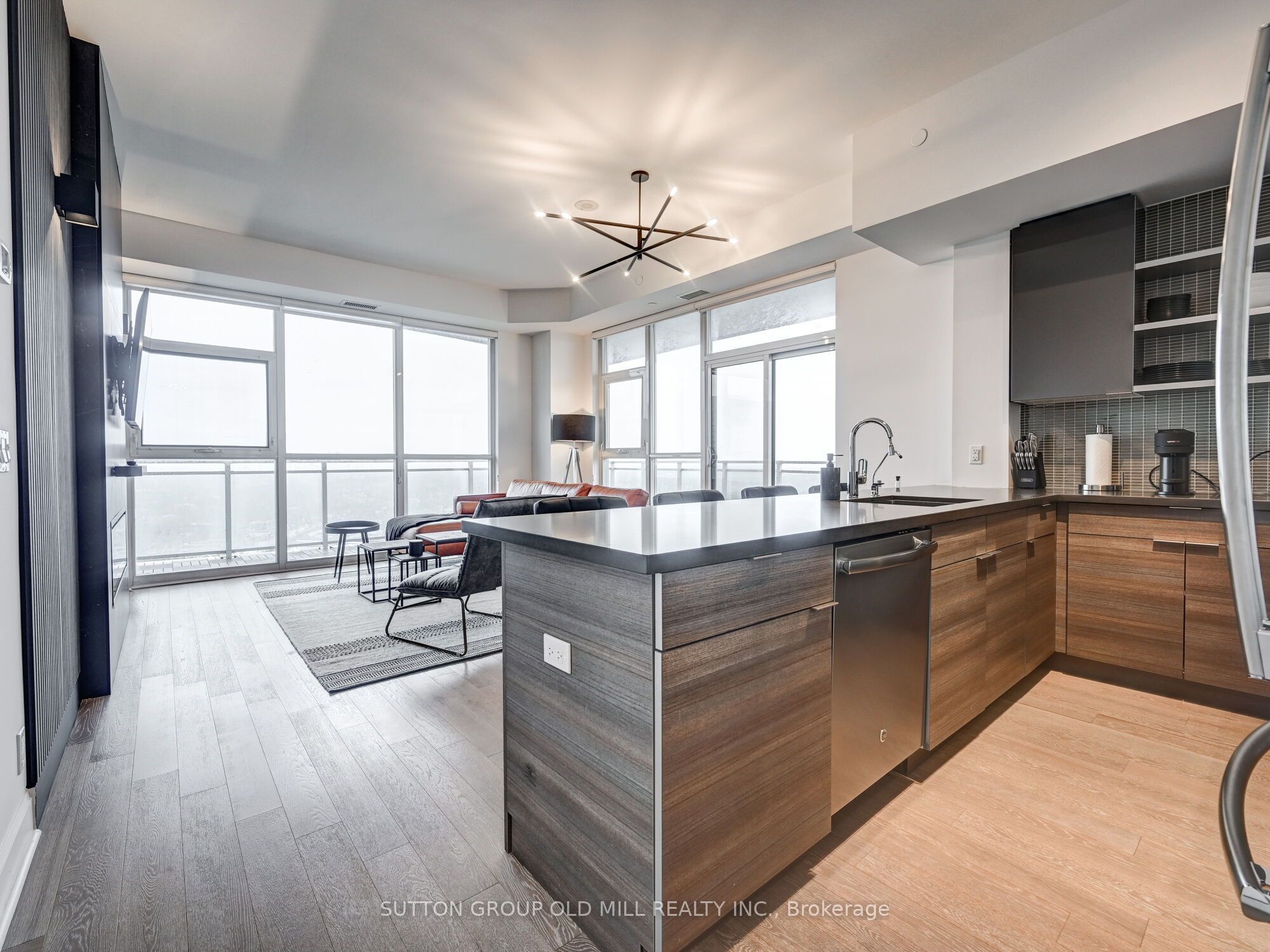 33 Shorebreeze Drive Lph3704