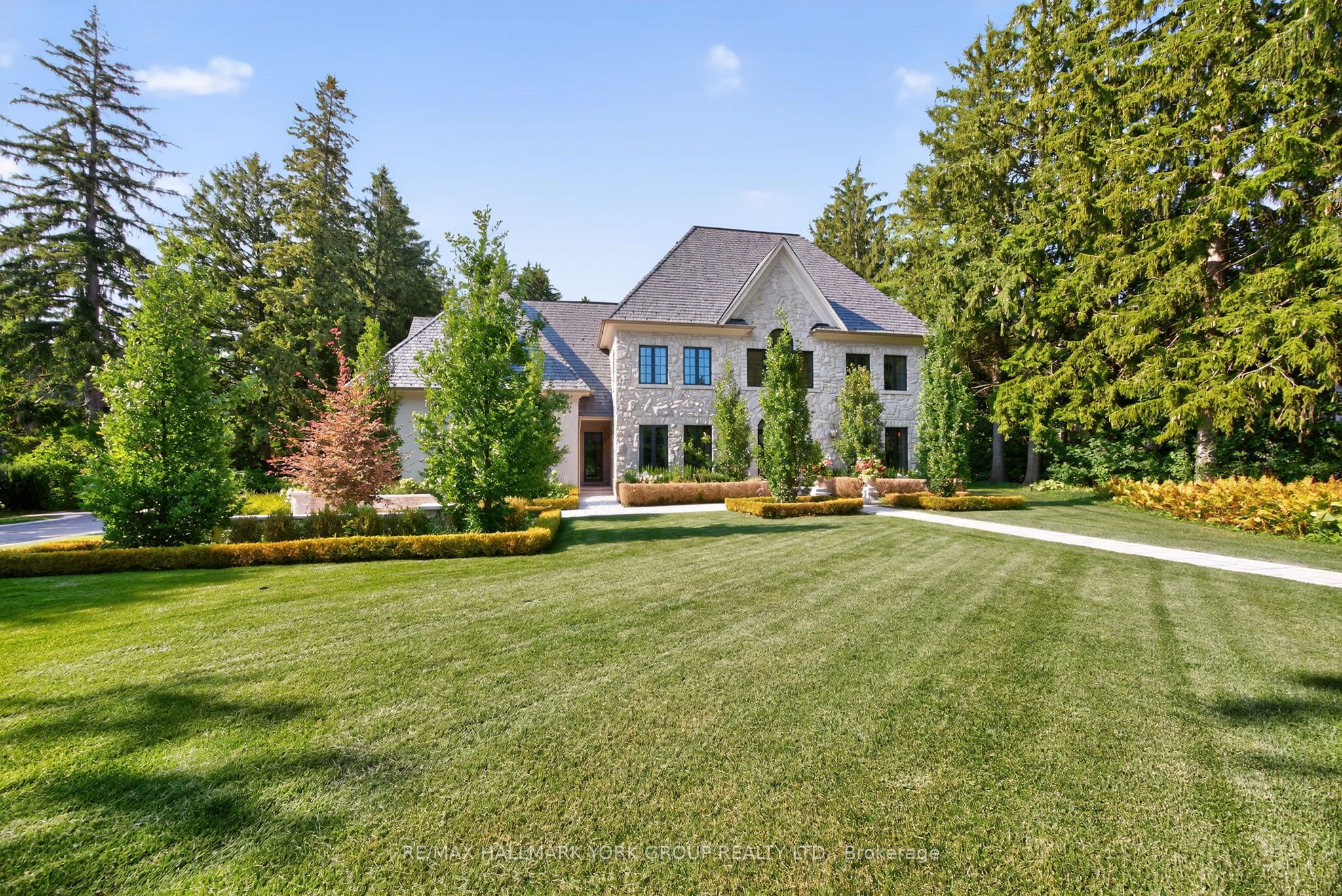 108 Kennedy Street W