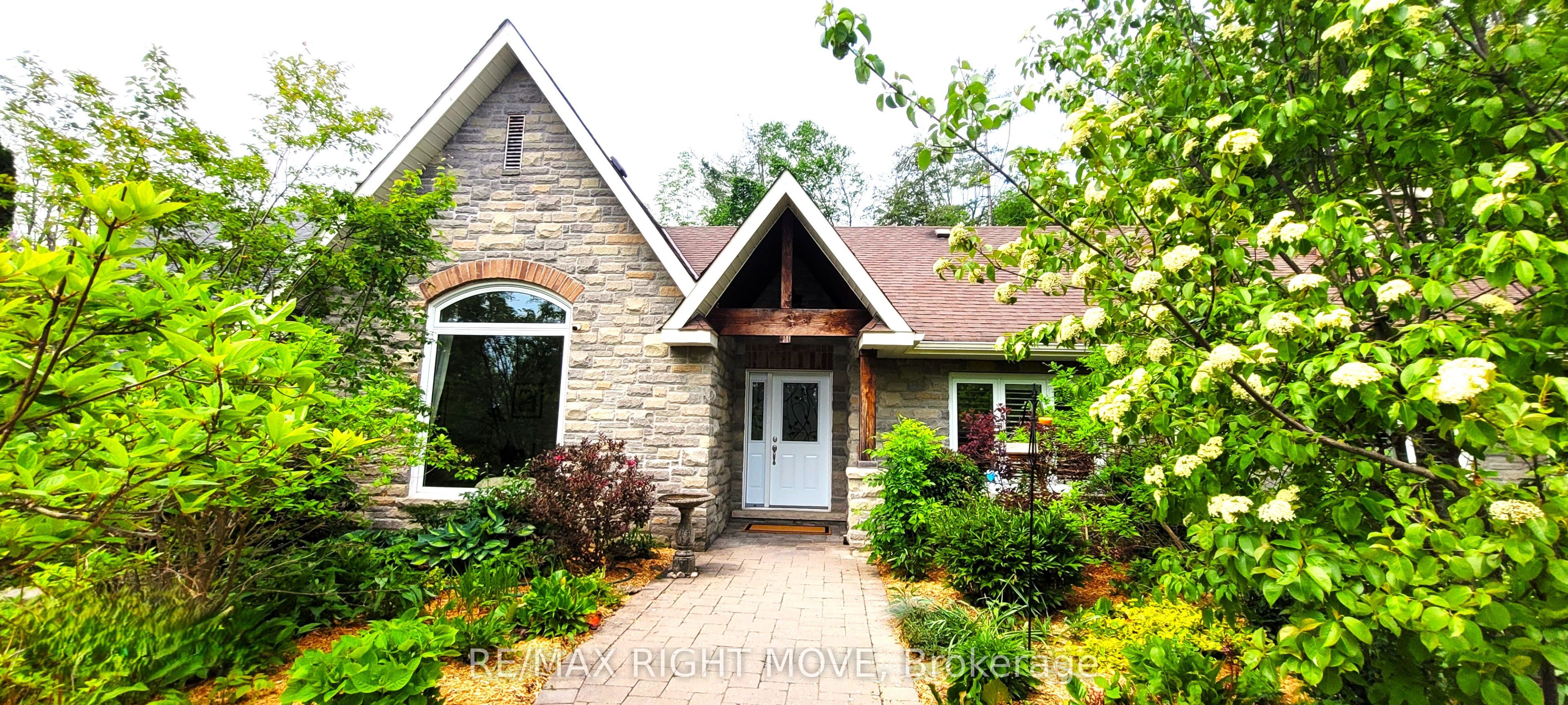 3528 Glenhaven Beach Road