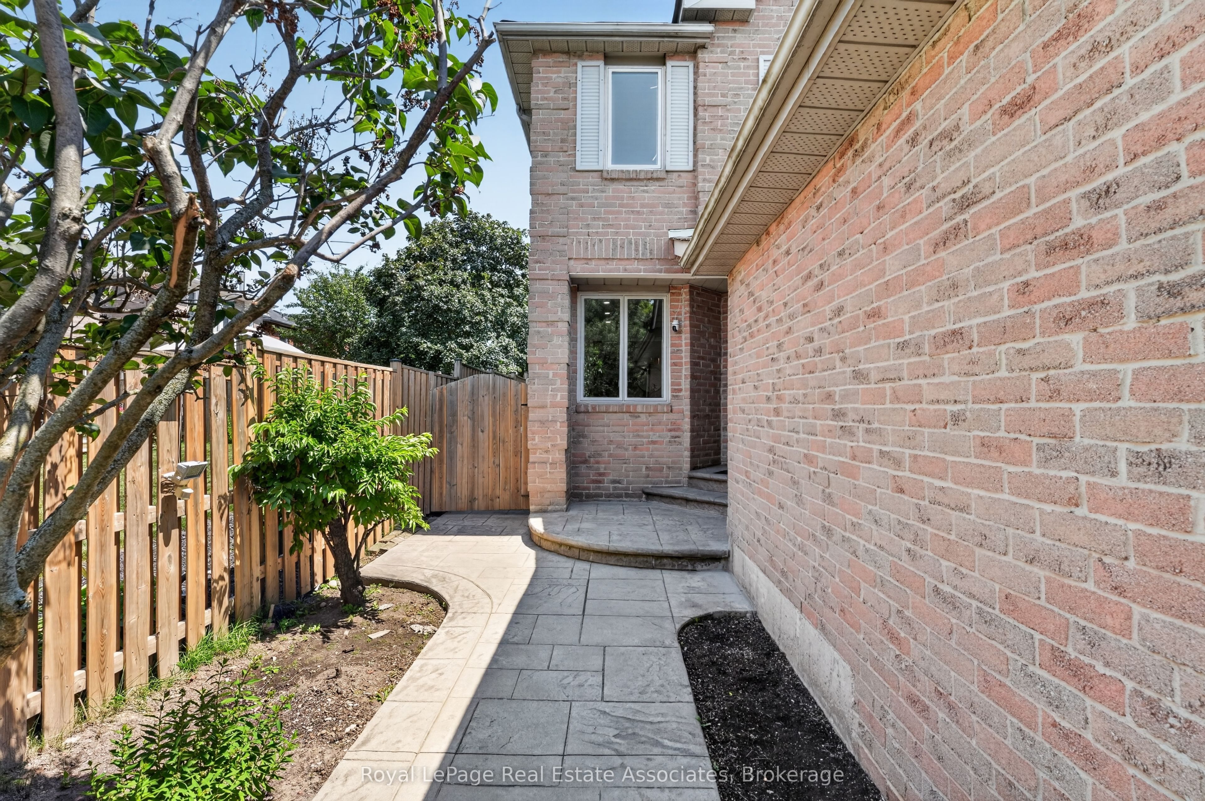 3346 Chartrand Crescent