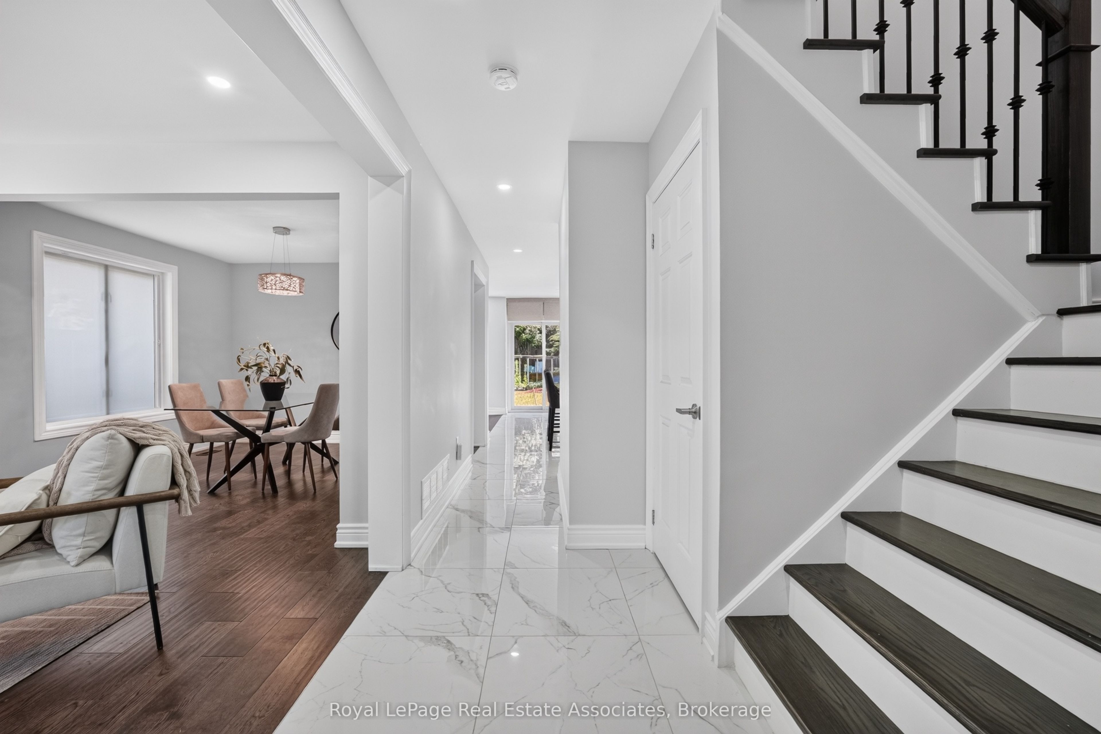 3346 Chartrand Crescent