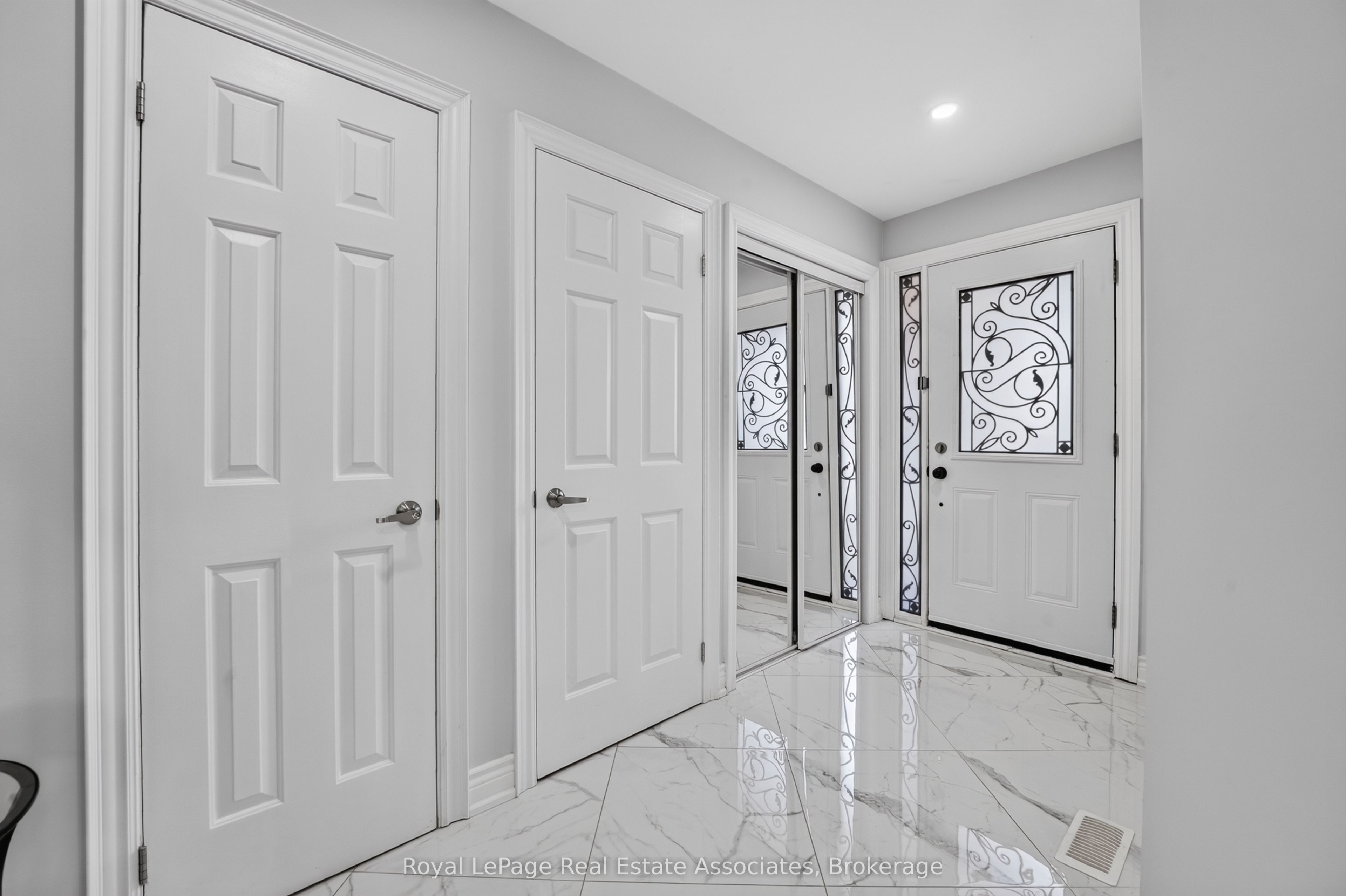 3346 Chartrand Crescent