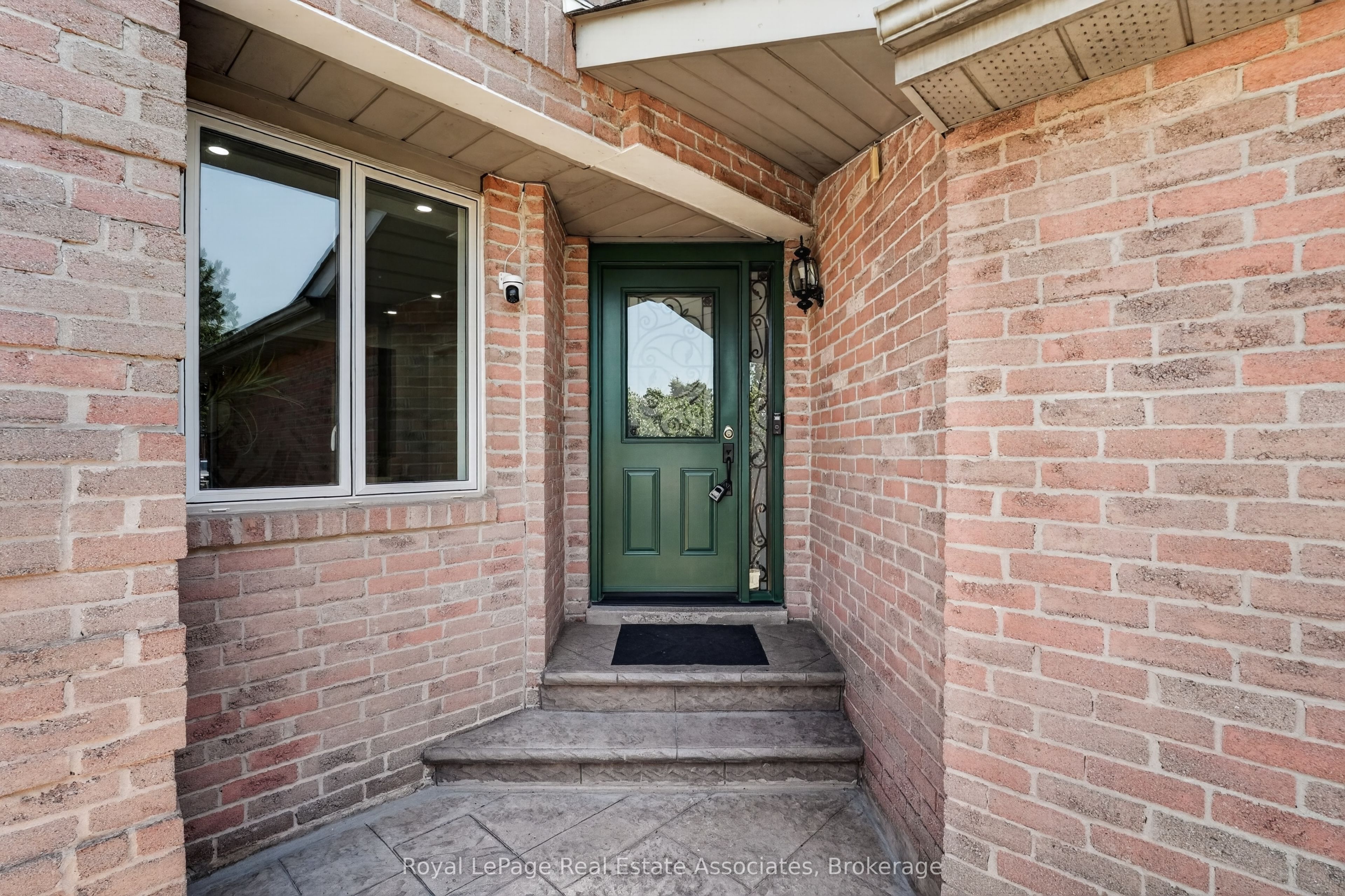 3346 Chartrand Crescent