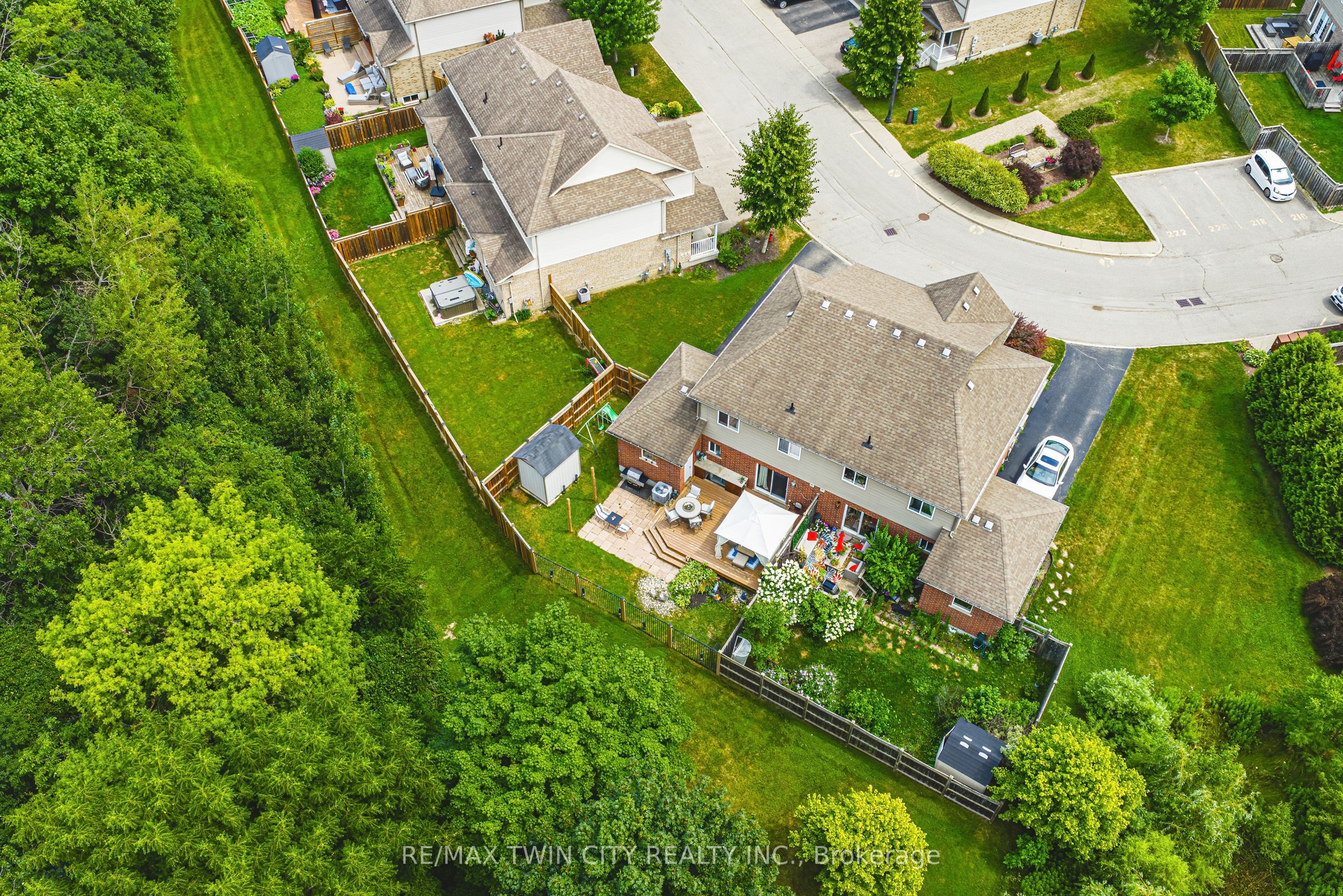 214 Snyder's Road E 2