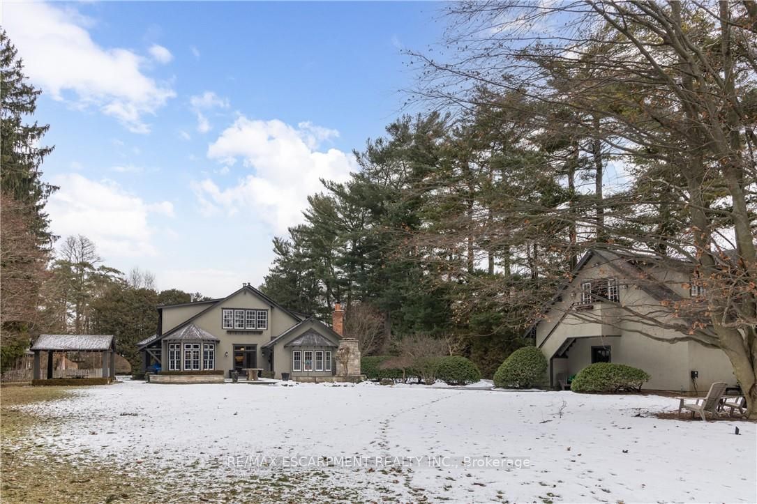 2055 Lakeshore Road E