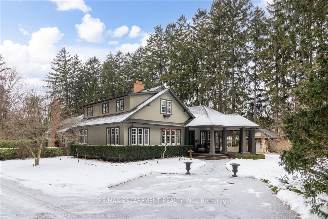 2055 Lakeshore Road E