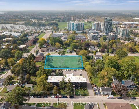 1615 Brock Street S Whitby ON L1N 4M5