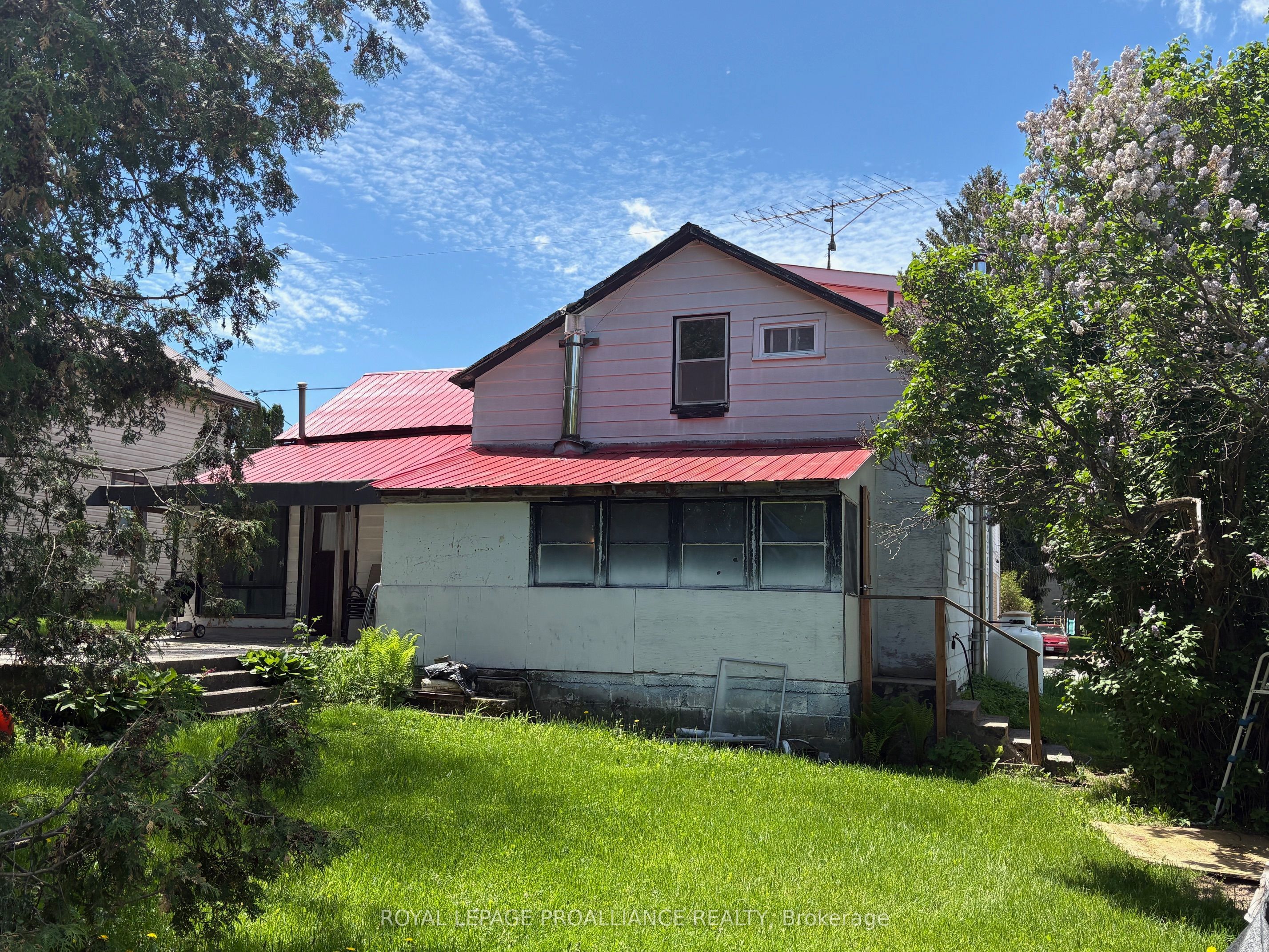25 Thomas Street