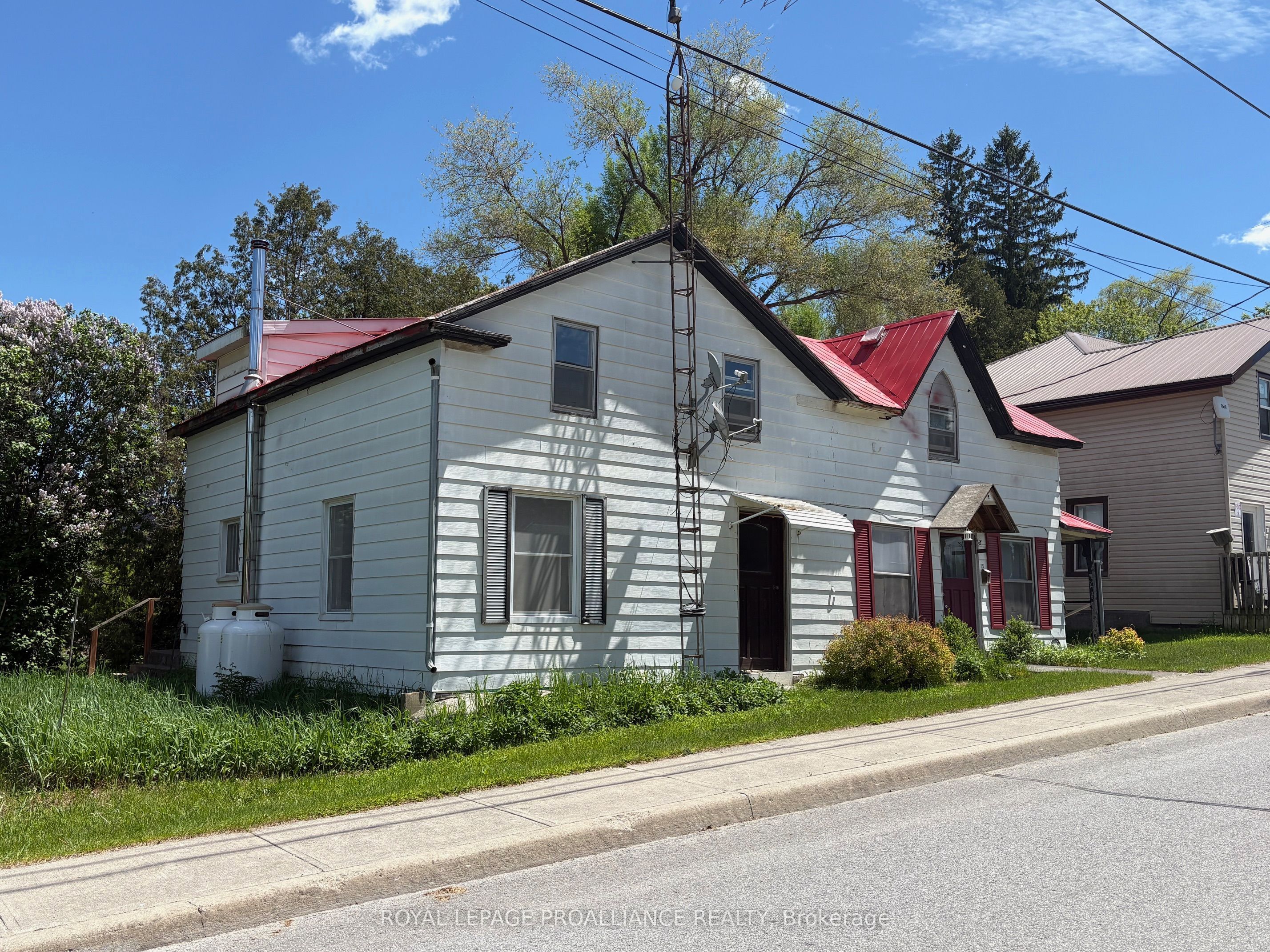 25 Thomas Street