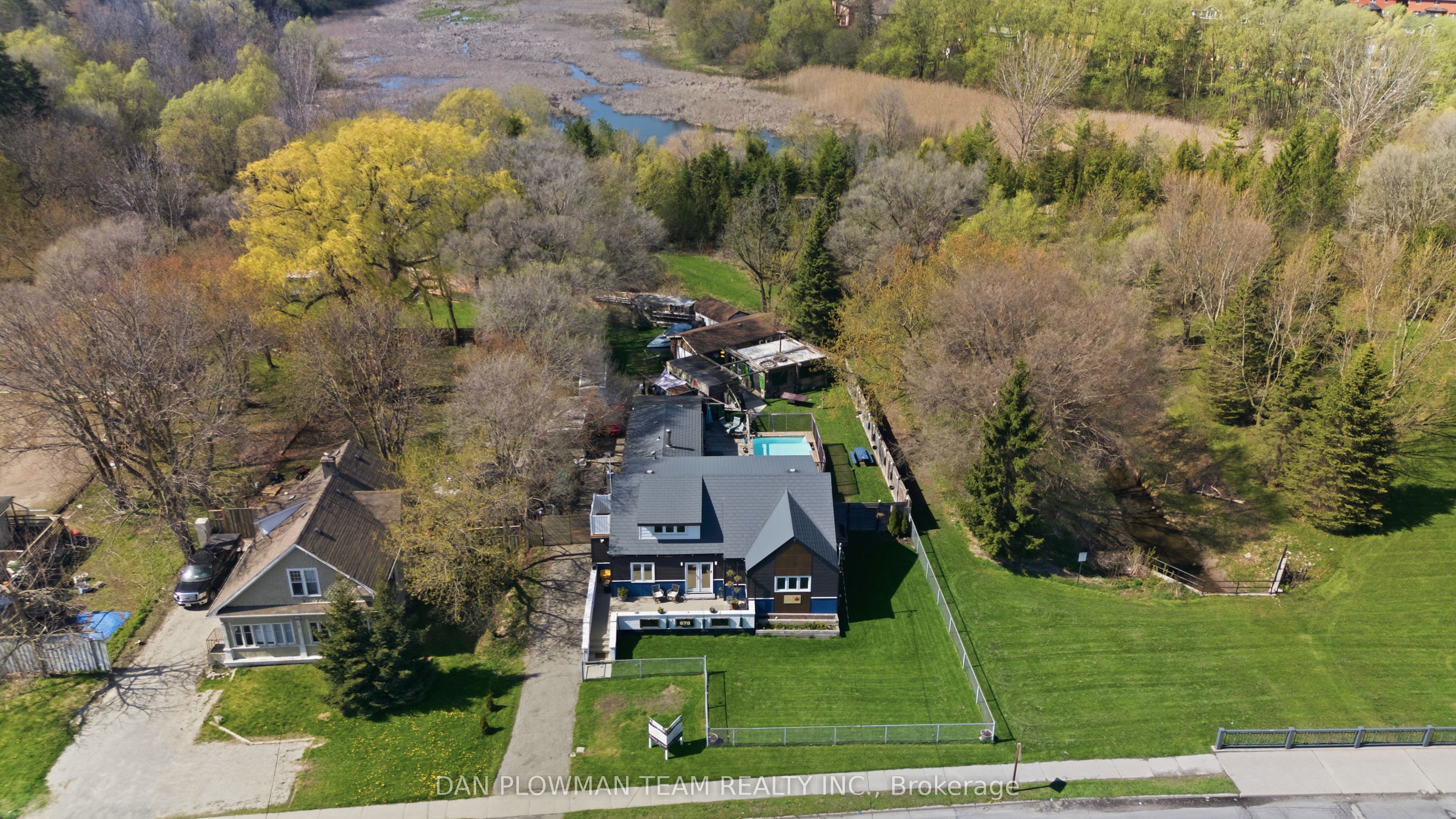 678 King Street W