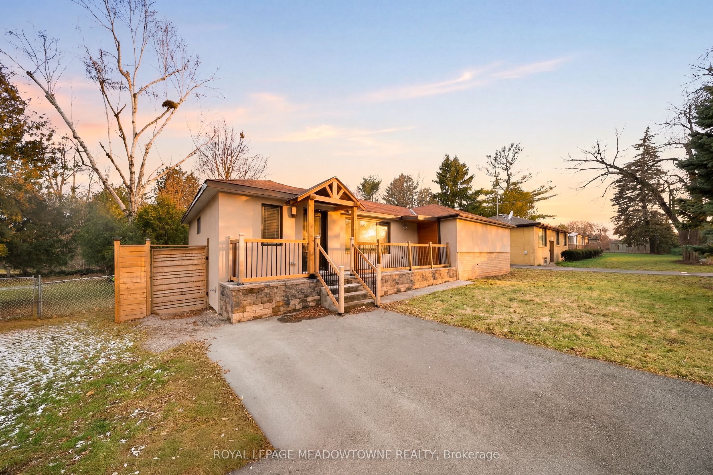 208 Glen Oak Drive