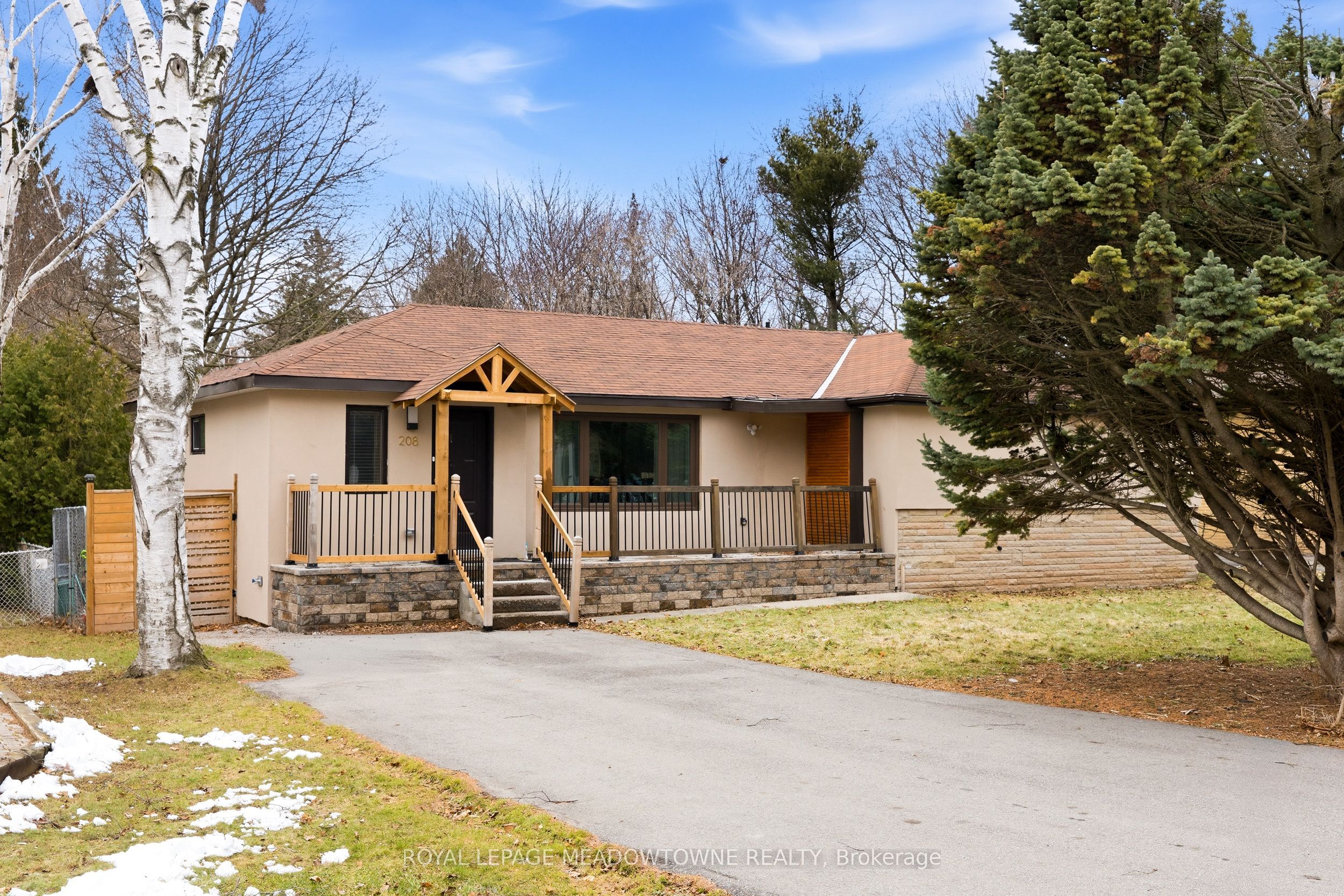 208 Glen Oak Drive