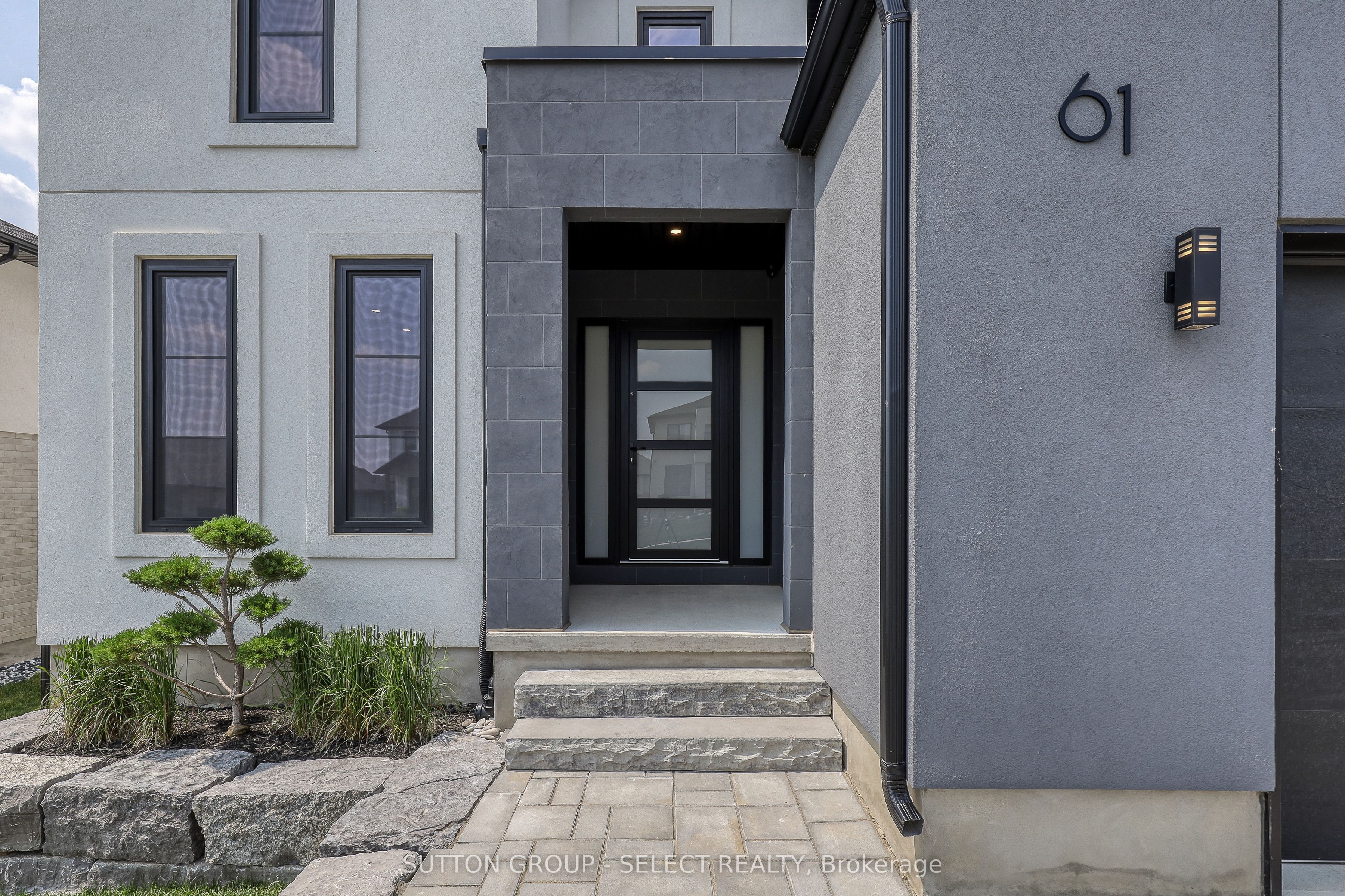 61 CRESTVIEW Drive