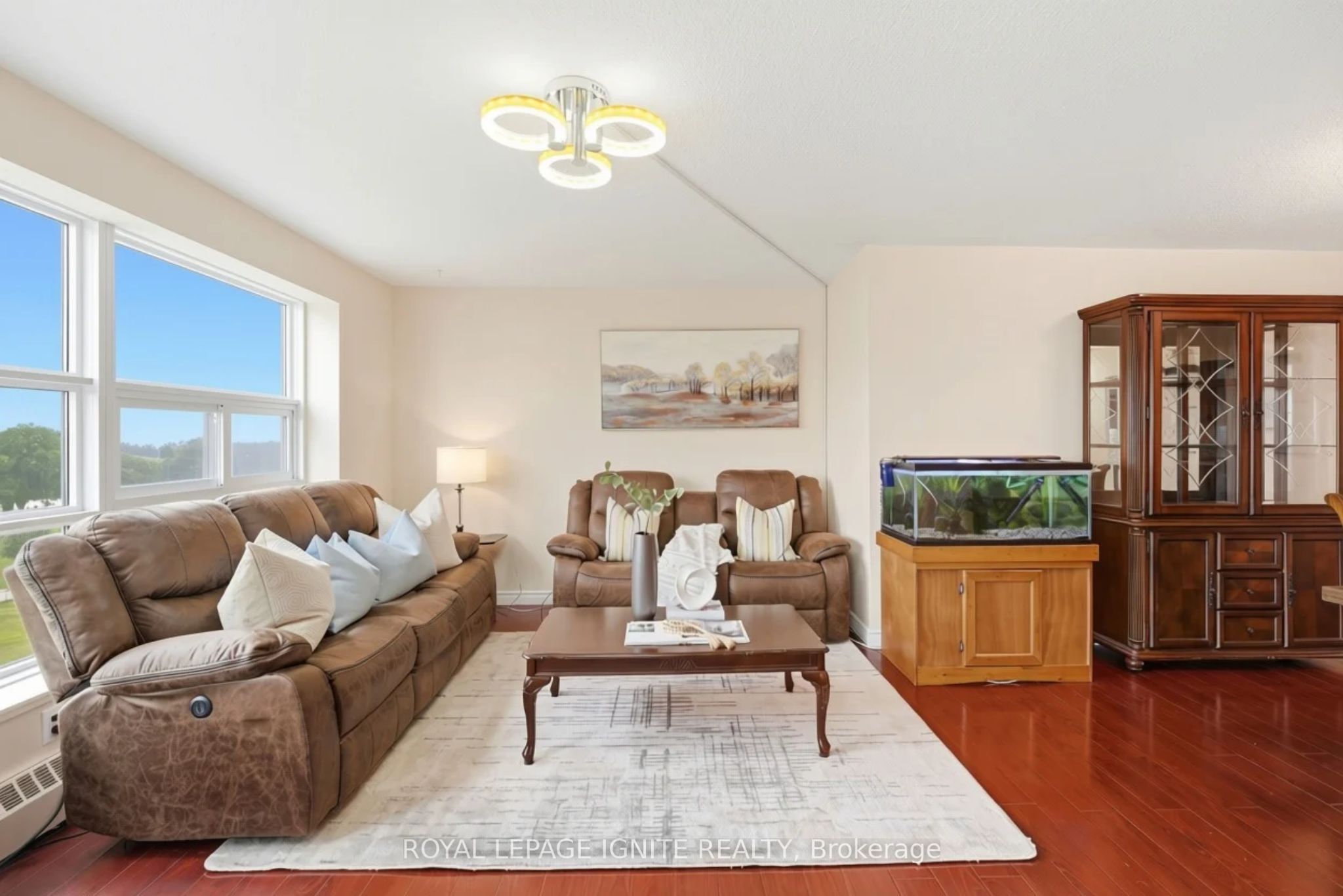 3380 Eglinton Avenue 903