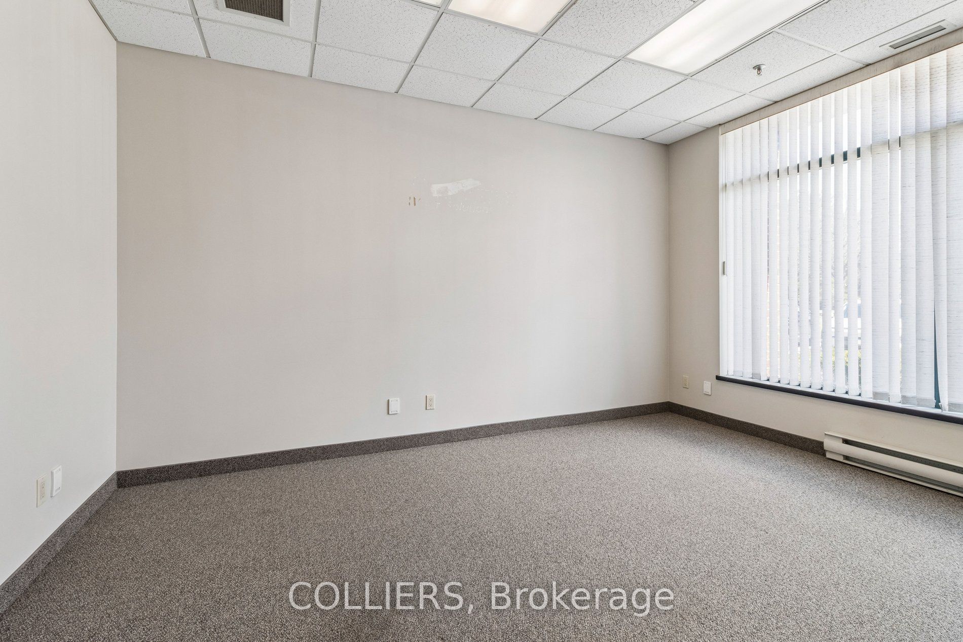 242 Applewood Crescent 10-11