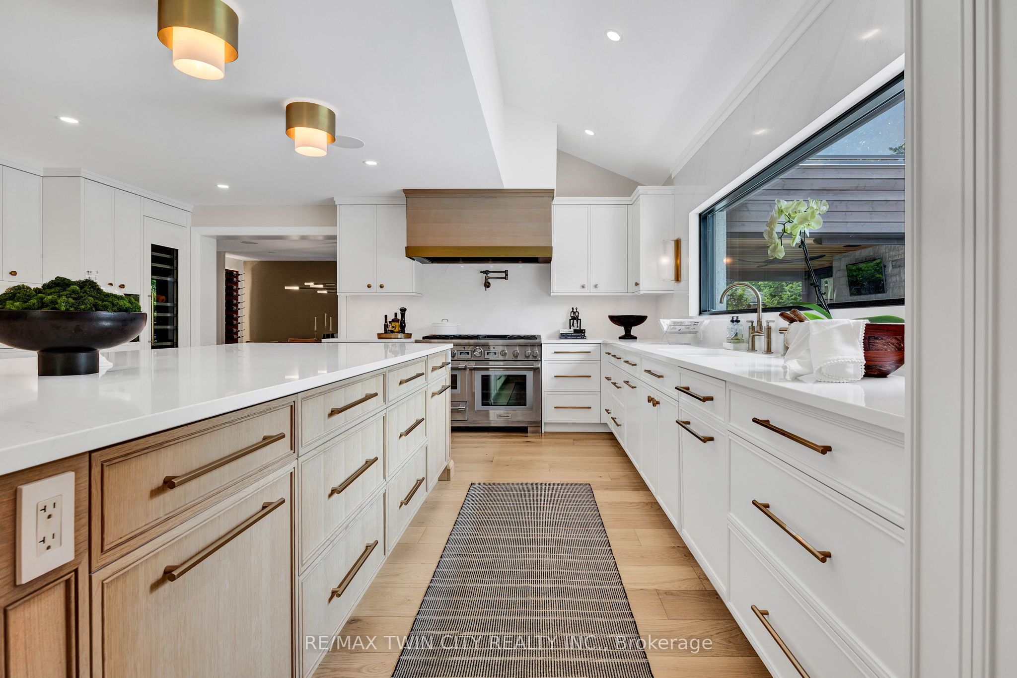 47 HUNTLEY Crescent