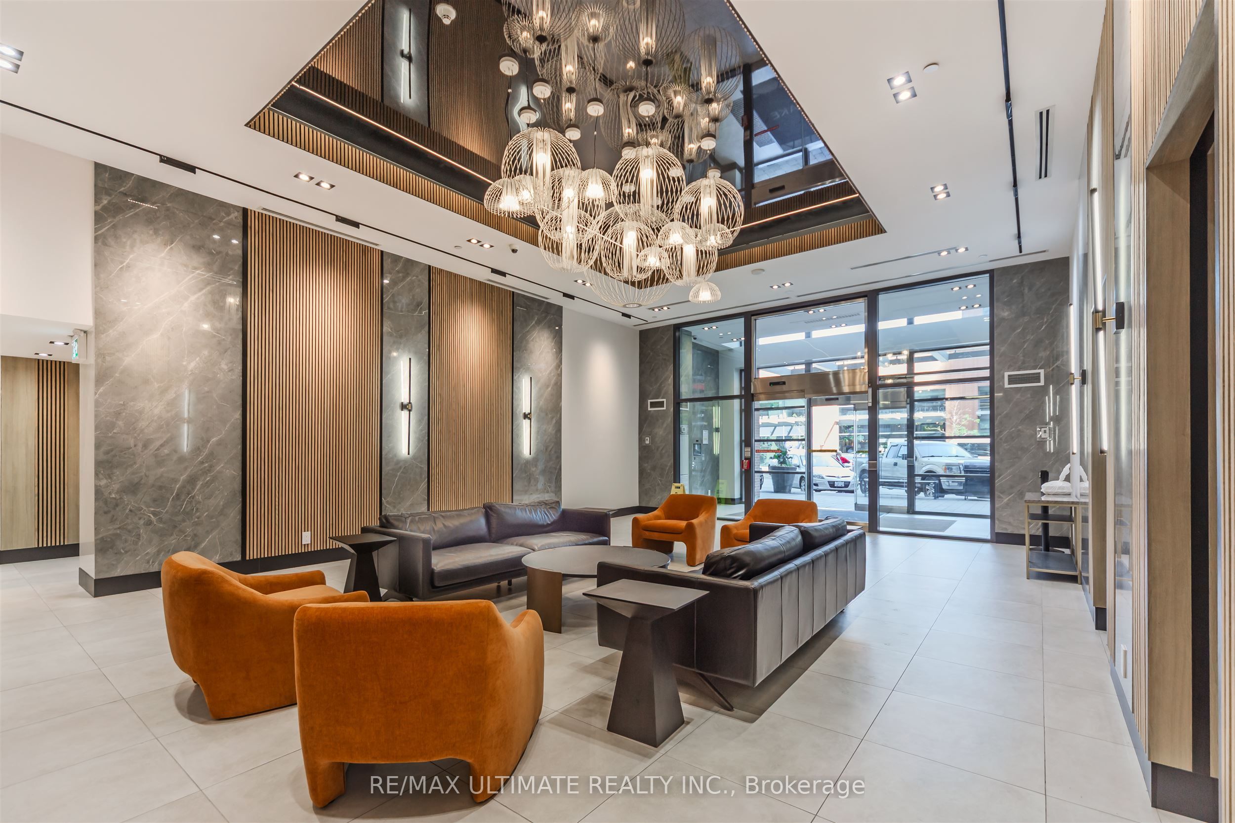 2220 Lake Shore Boulevard W 2706