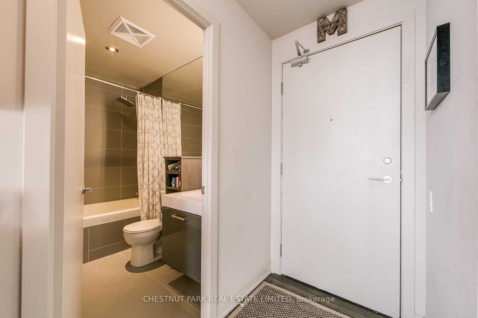 318 King Street E 1009