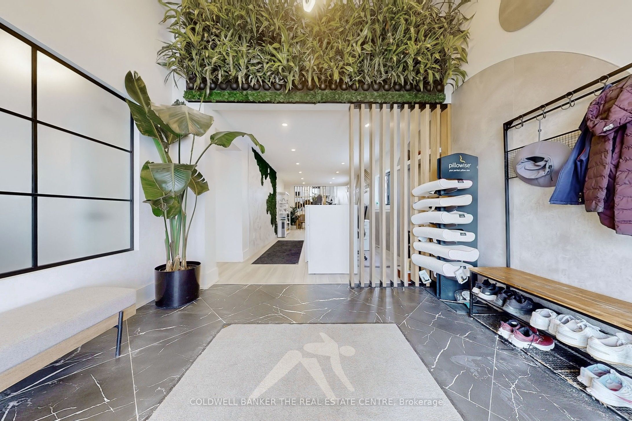 543 The Queensway N/A S