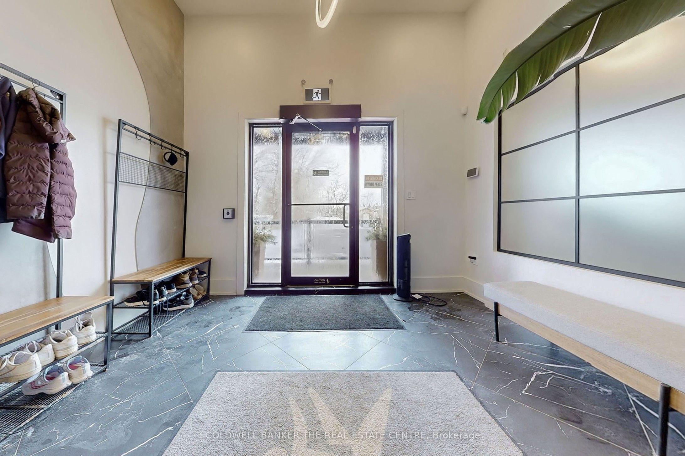 543 The Queensway N/A S