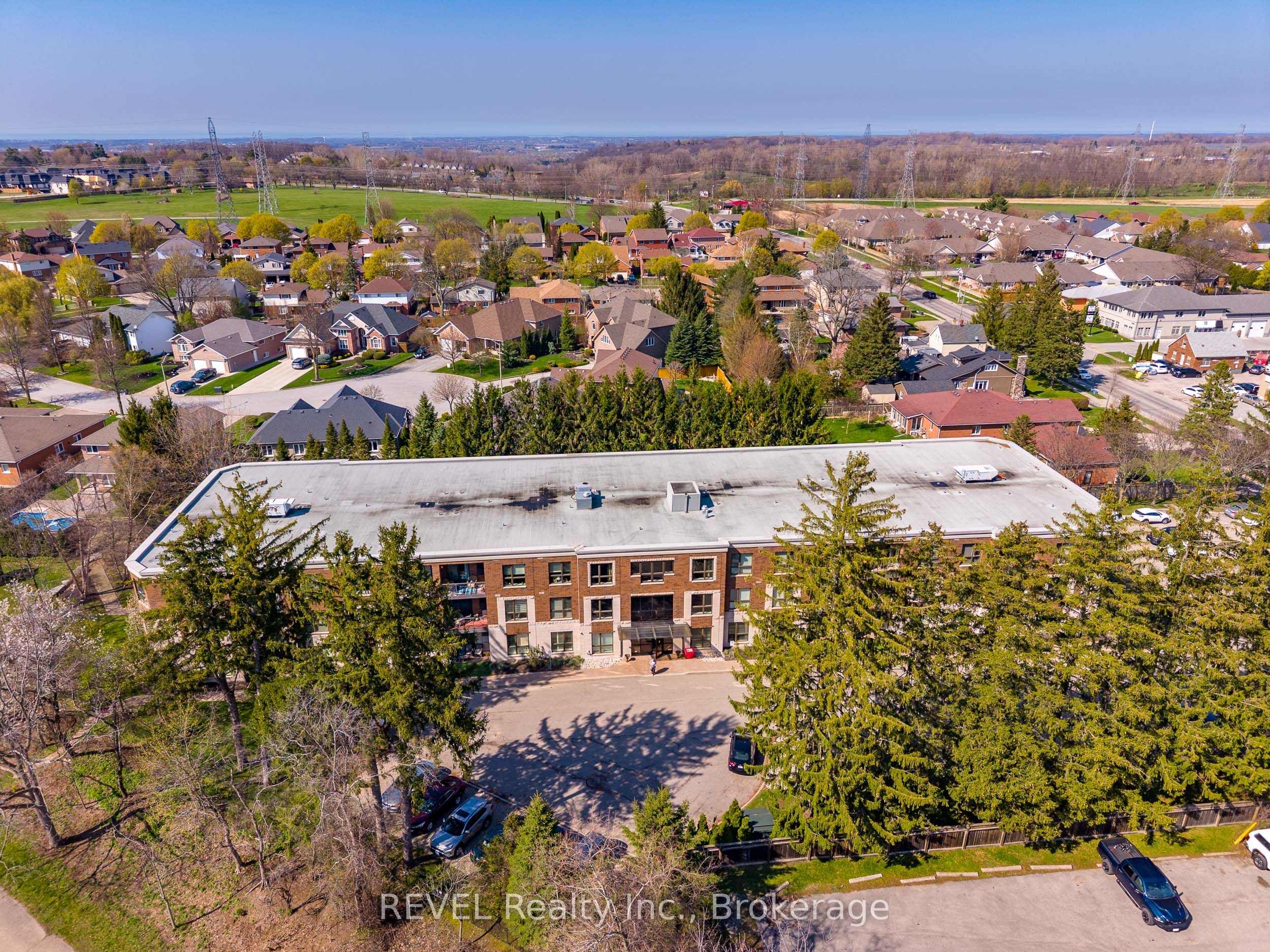 2799 St. Paul Avenue 212