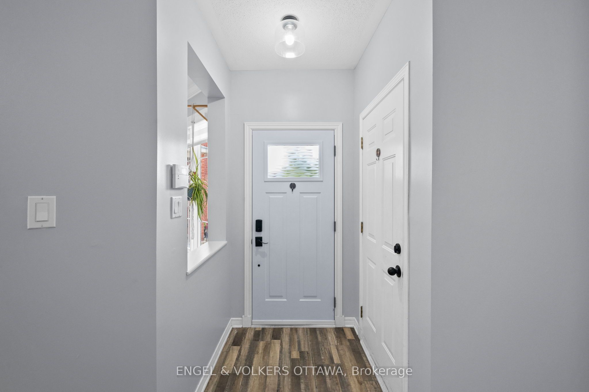 1121 Rocky Harbour Crescent