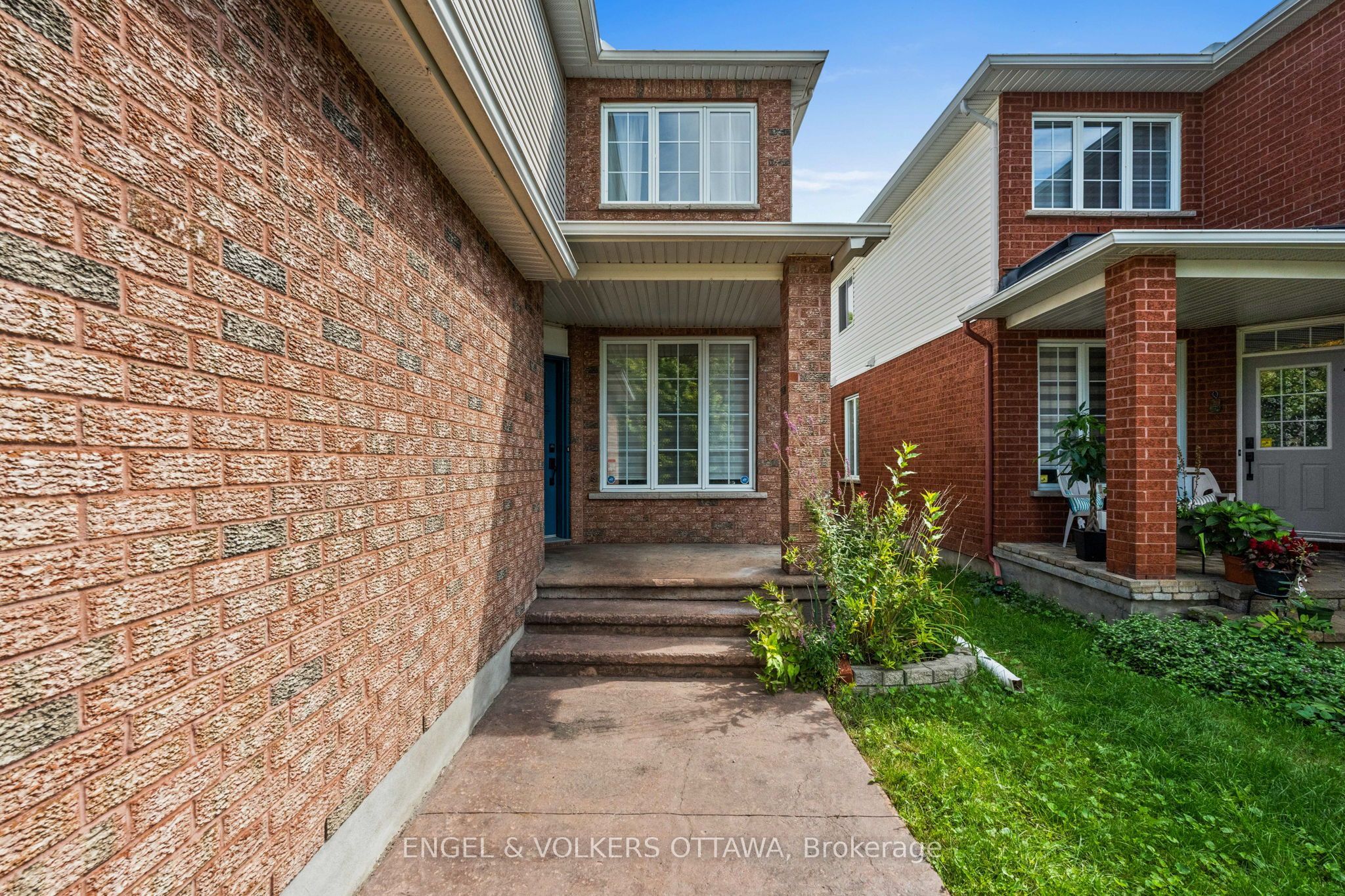 1121 Rocky Harbour Crescent