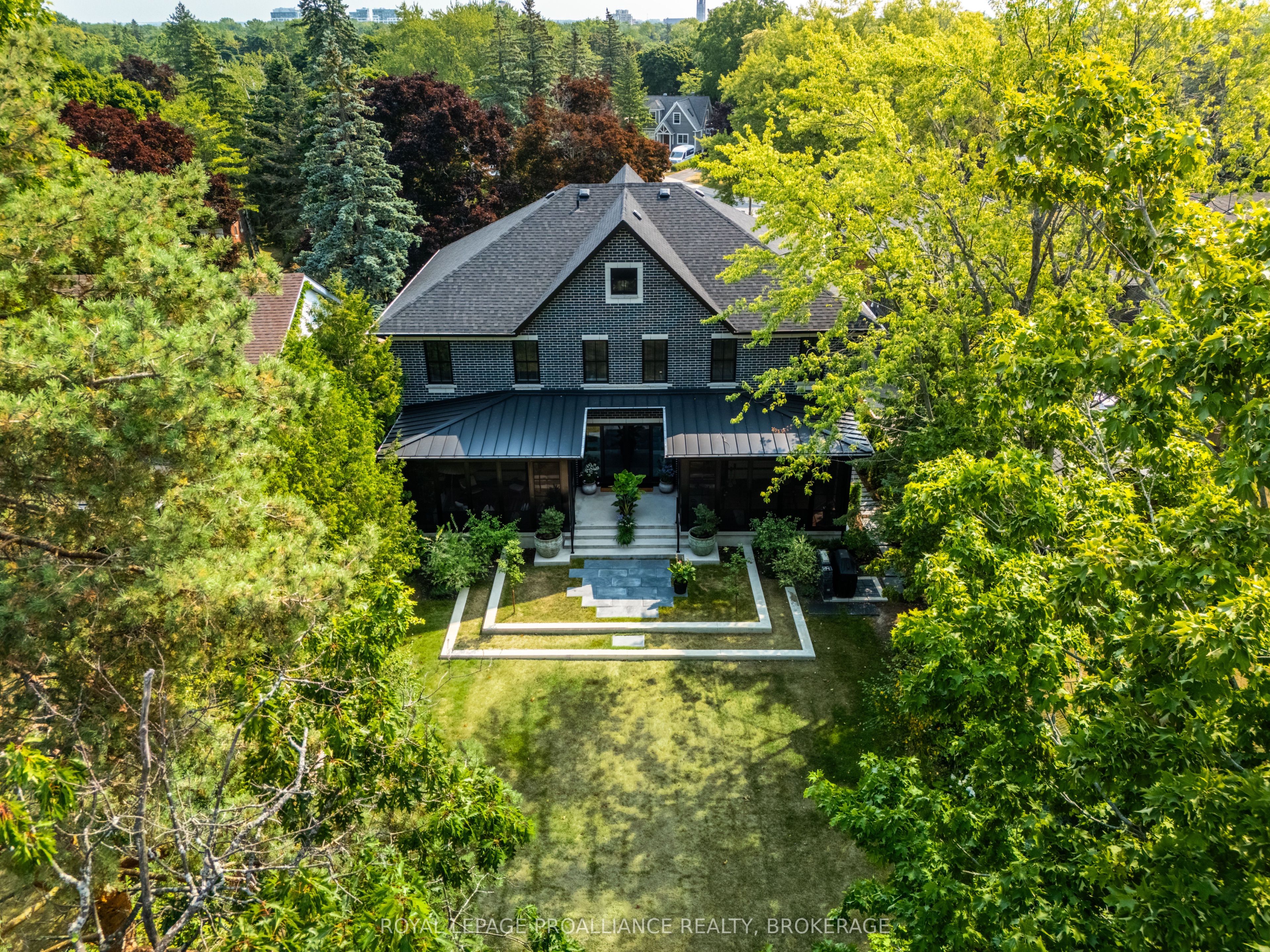 124 Churchill Crescent