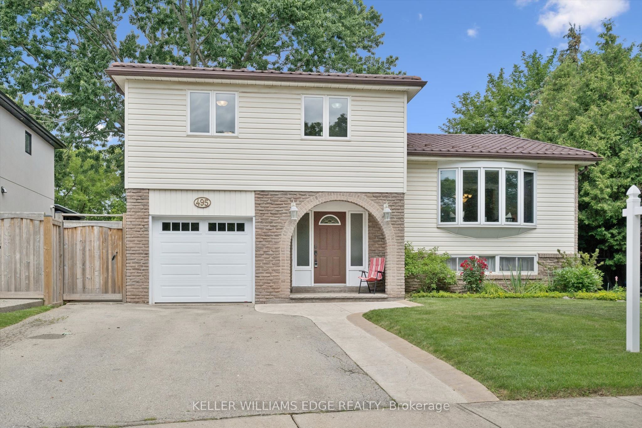 495 Tipperton Crescent